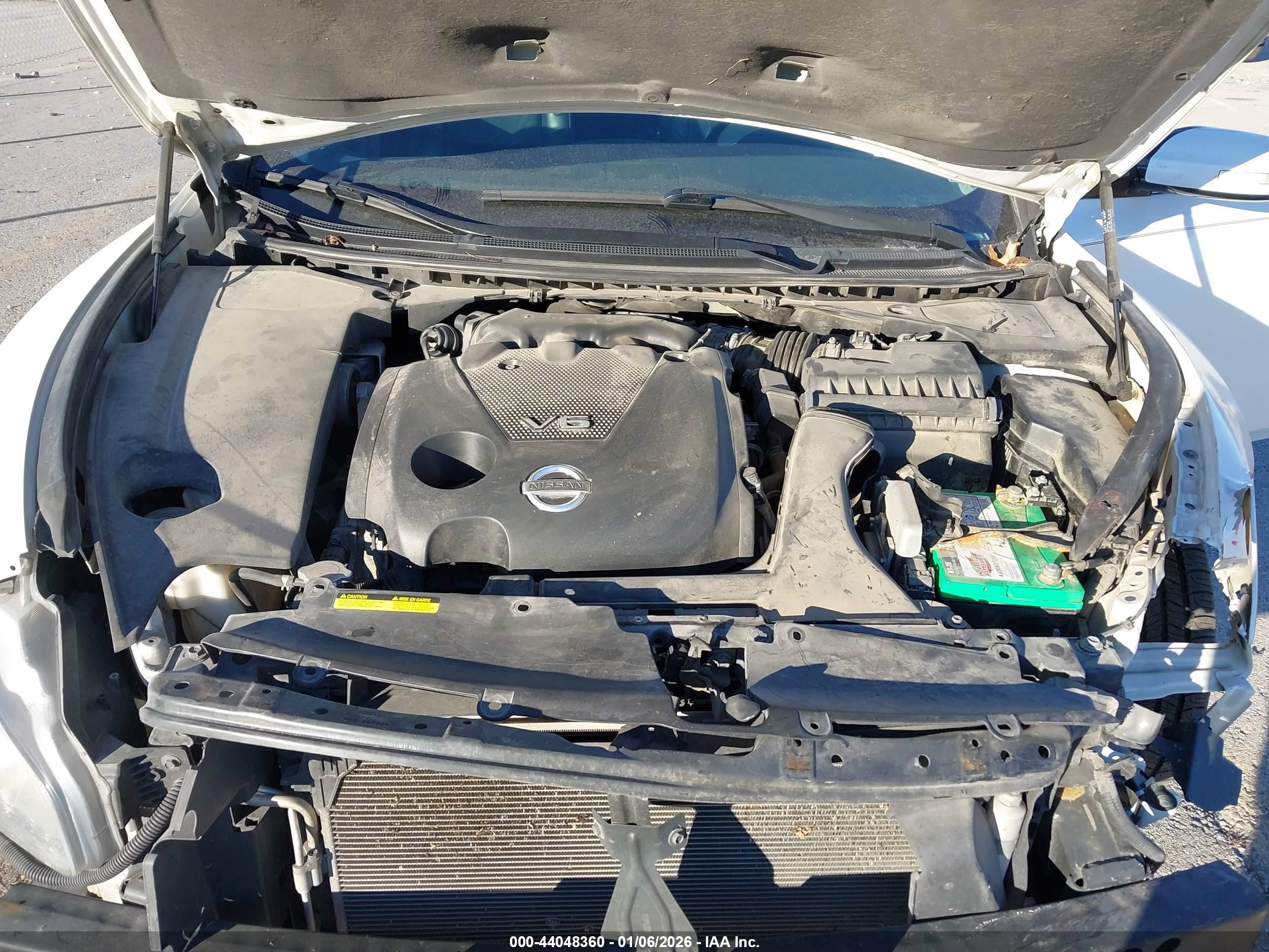 NISSAN MAXIMA image 10