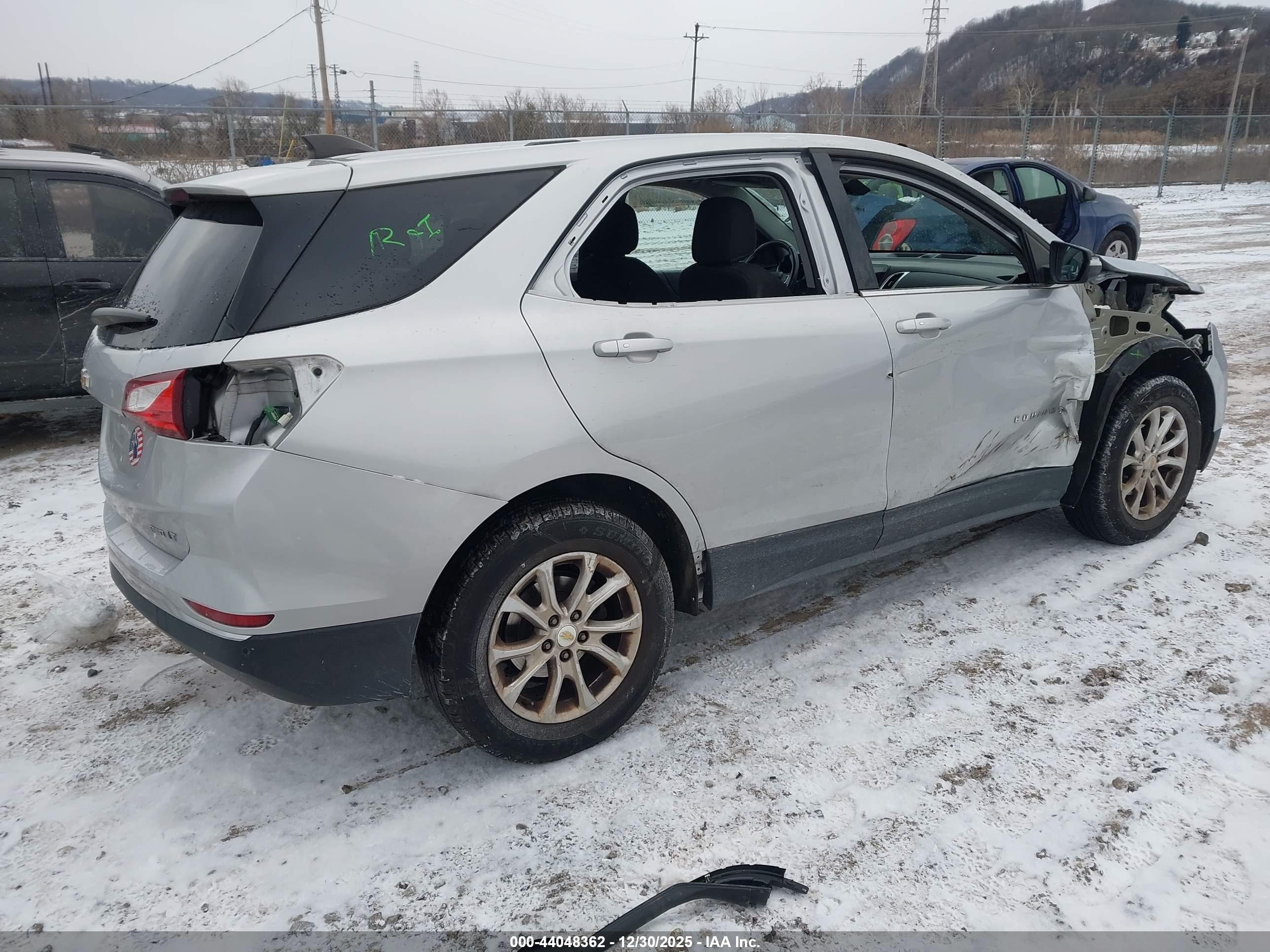 CHEVROLET EQUINOX image 4