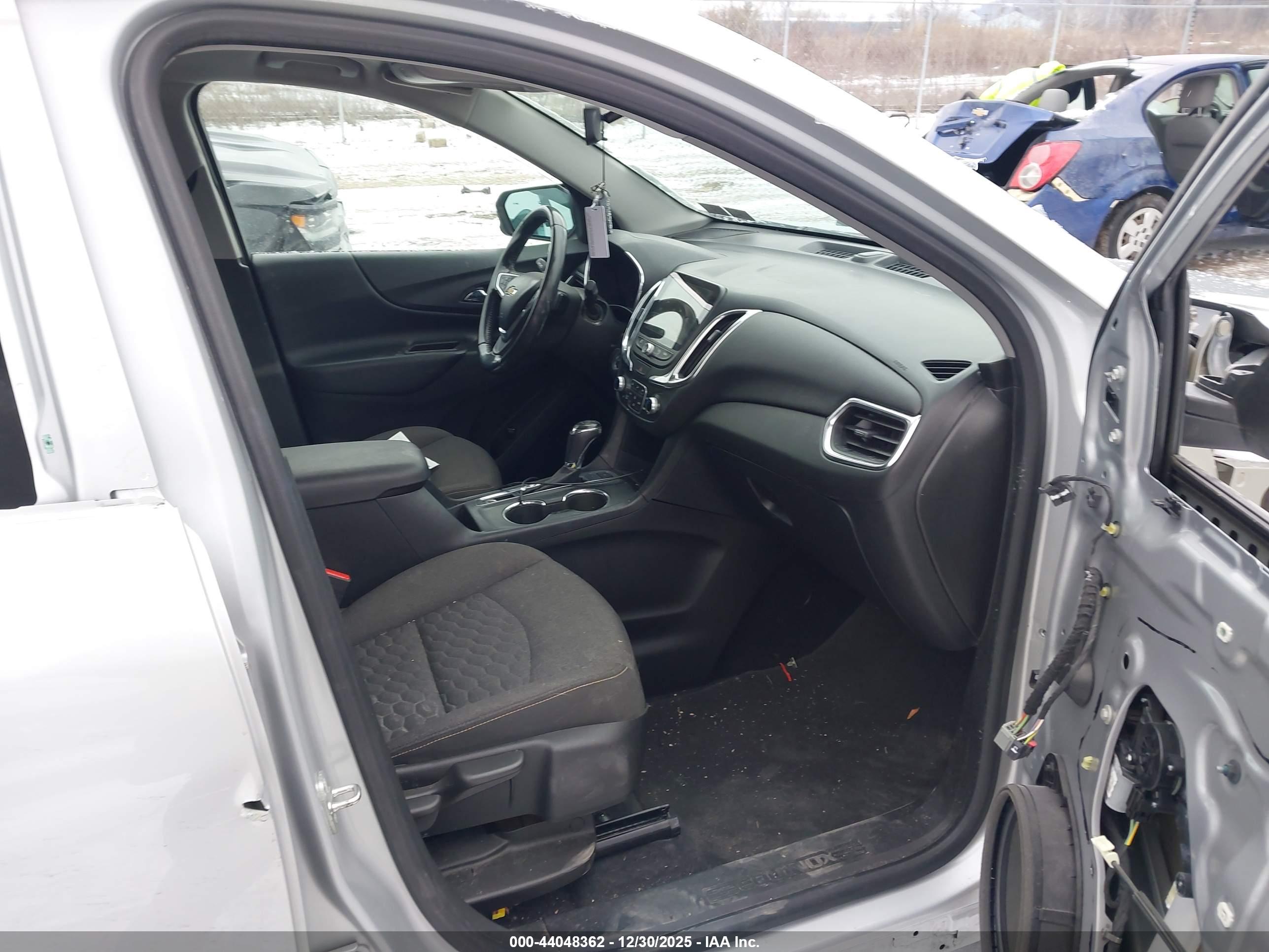 CHEVROLET EQUINOX image 5