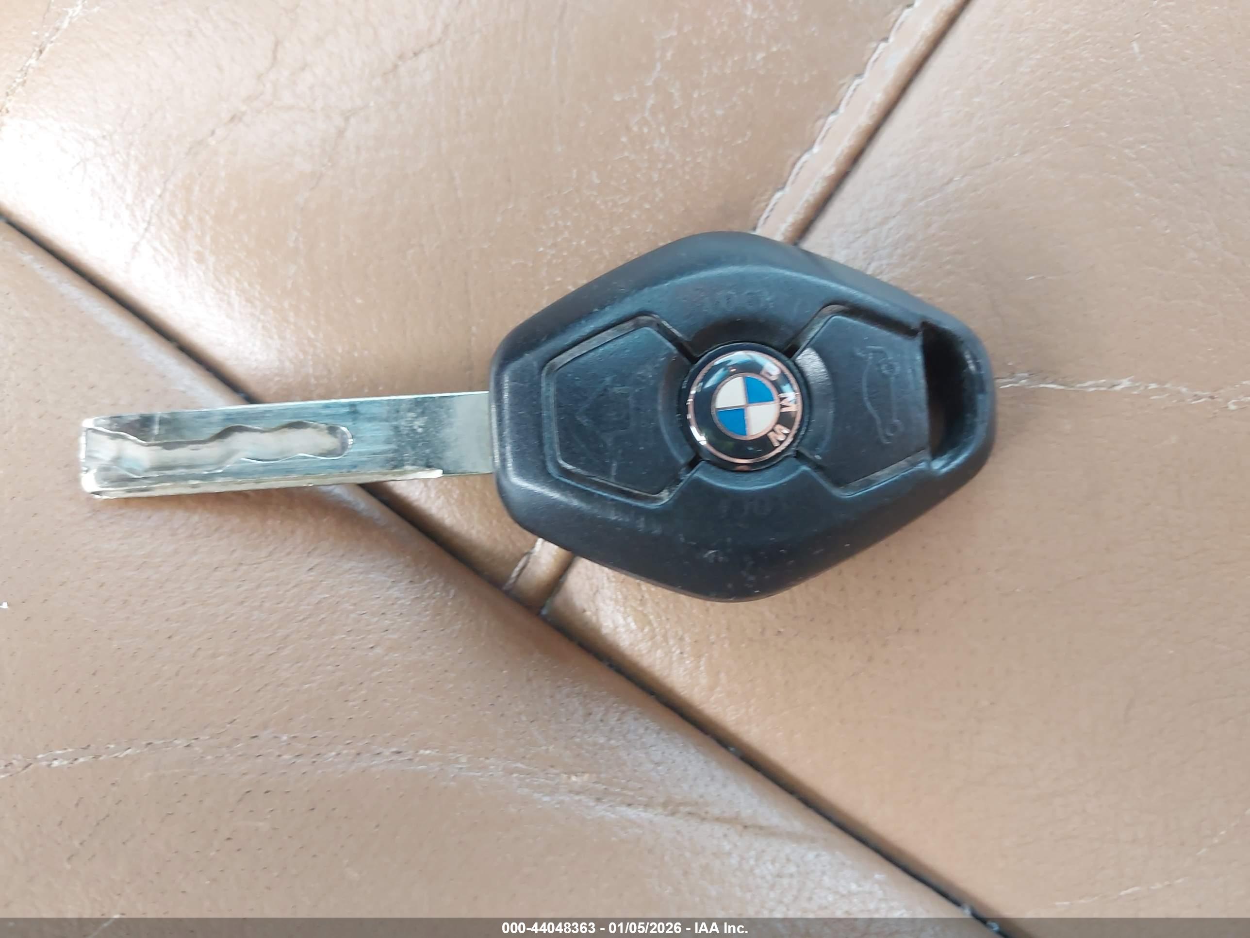 BMW 325I image 11