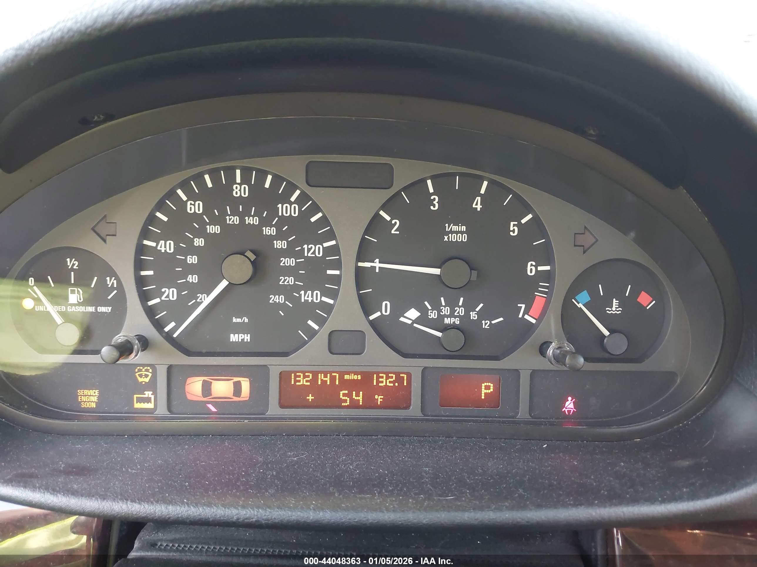BMW 325I image 7
