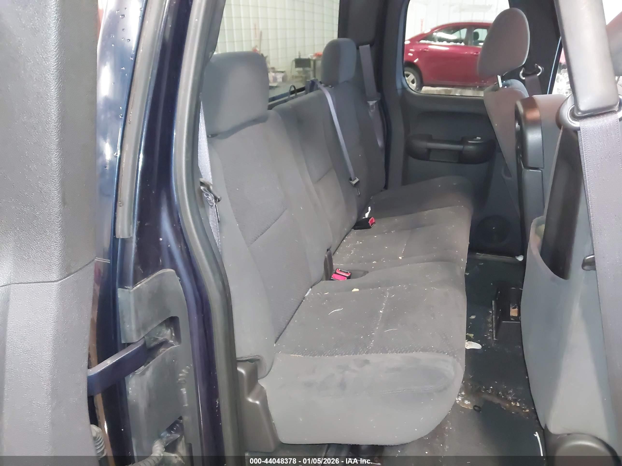 CHEVROLET SILVERADO image 8