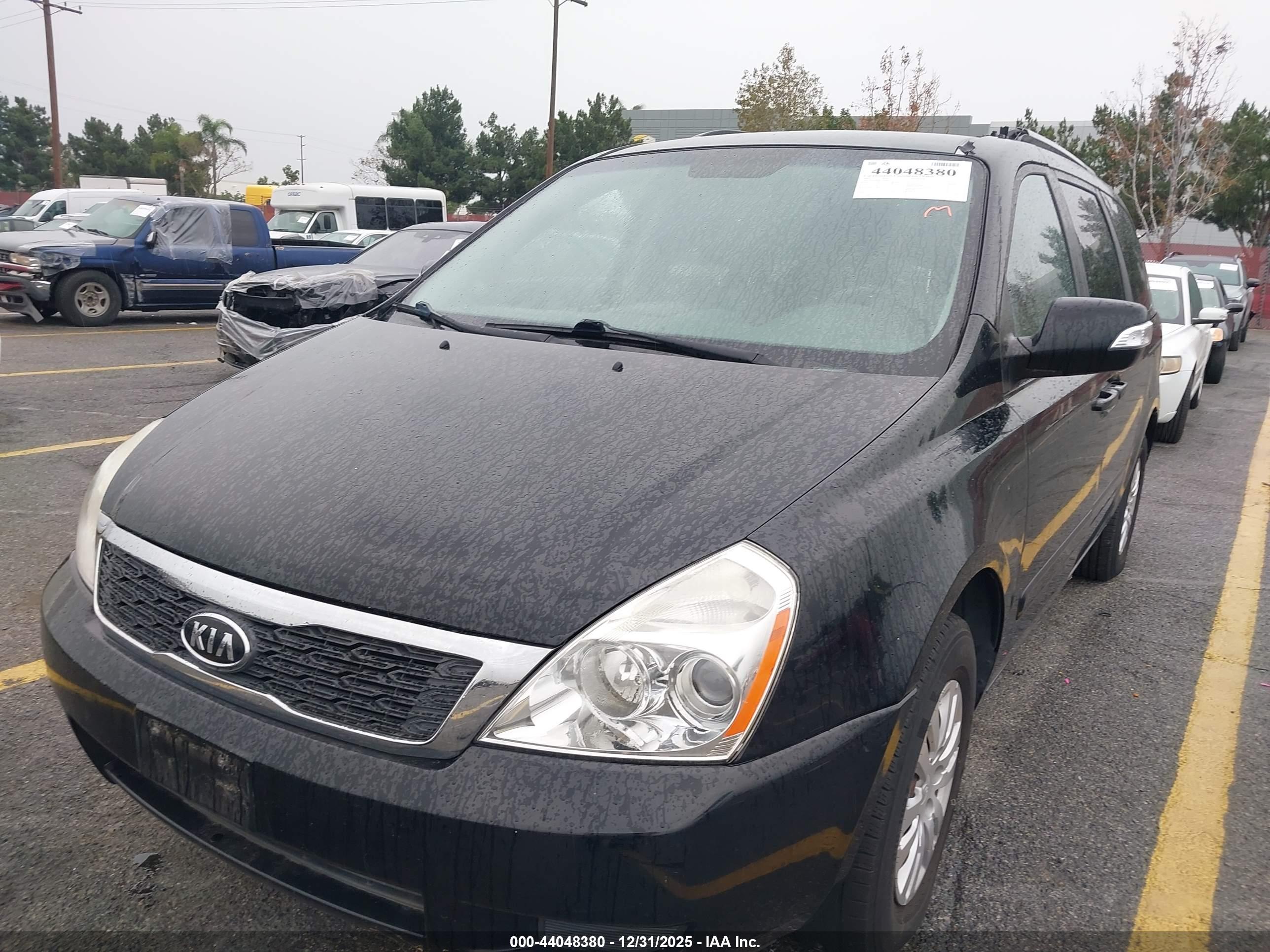 KIA SEDONA image 6