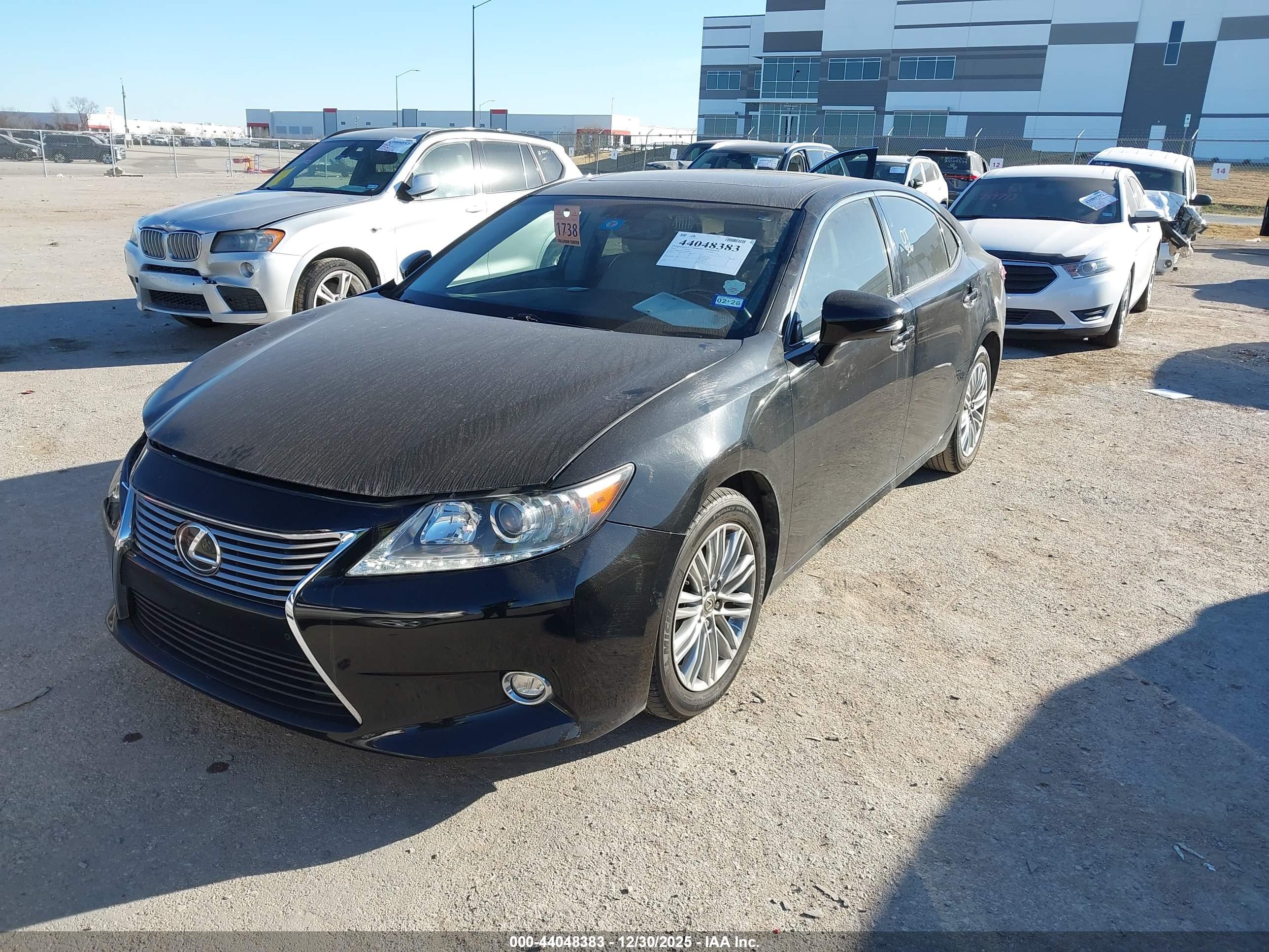 LEXUS ES image 2