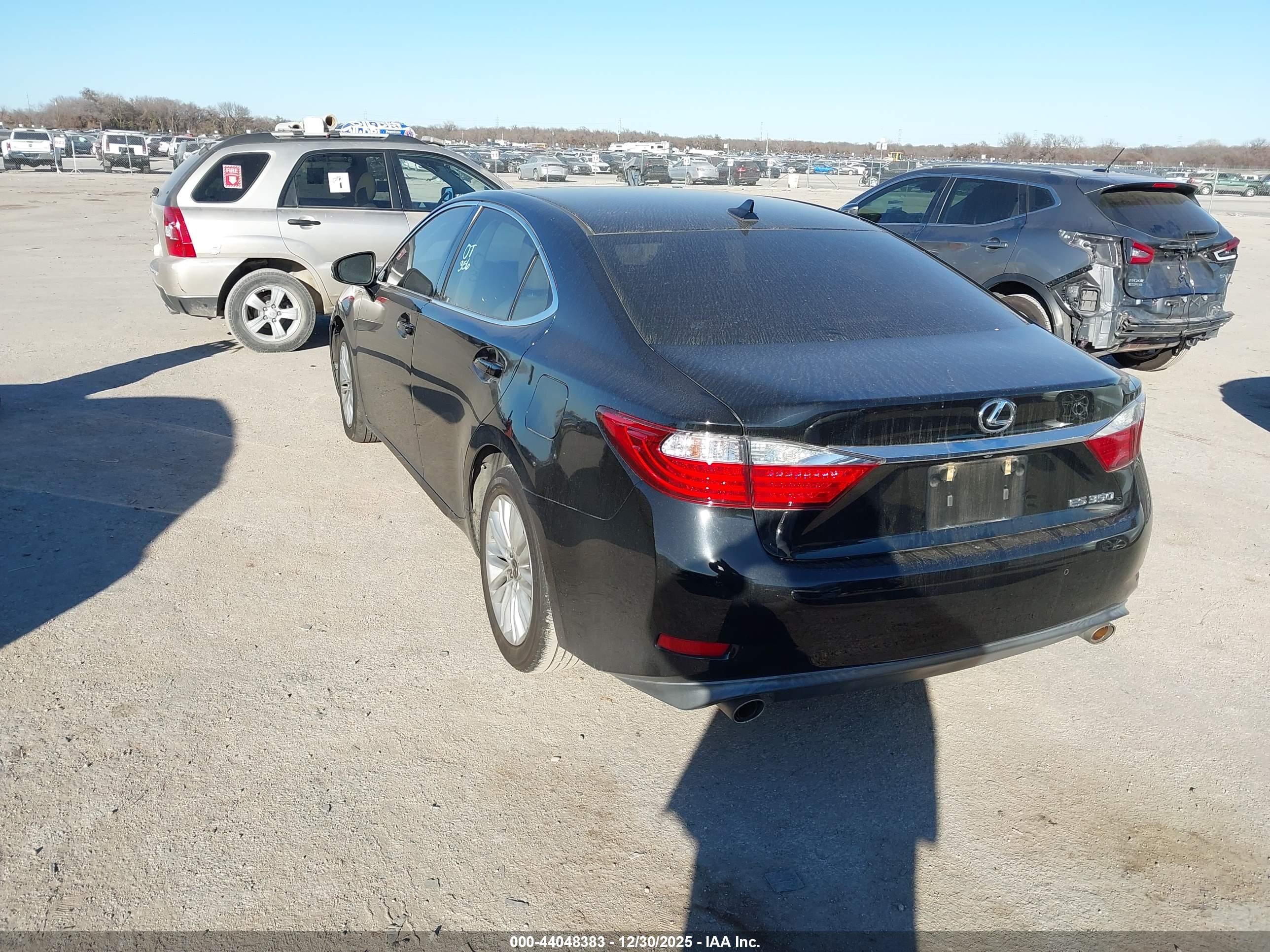 LEXUS ES image 3