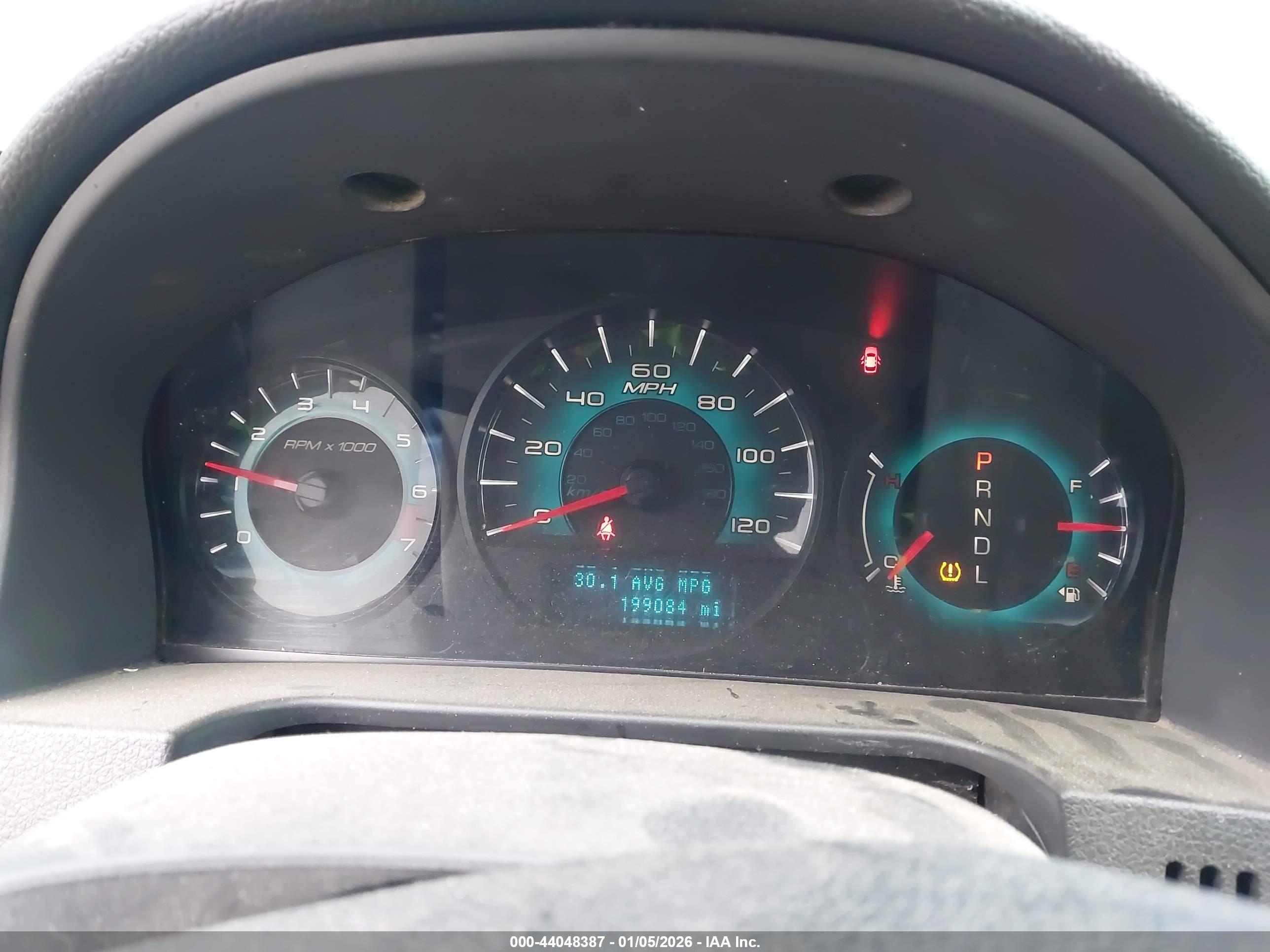 FORD FUSION image 7