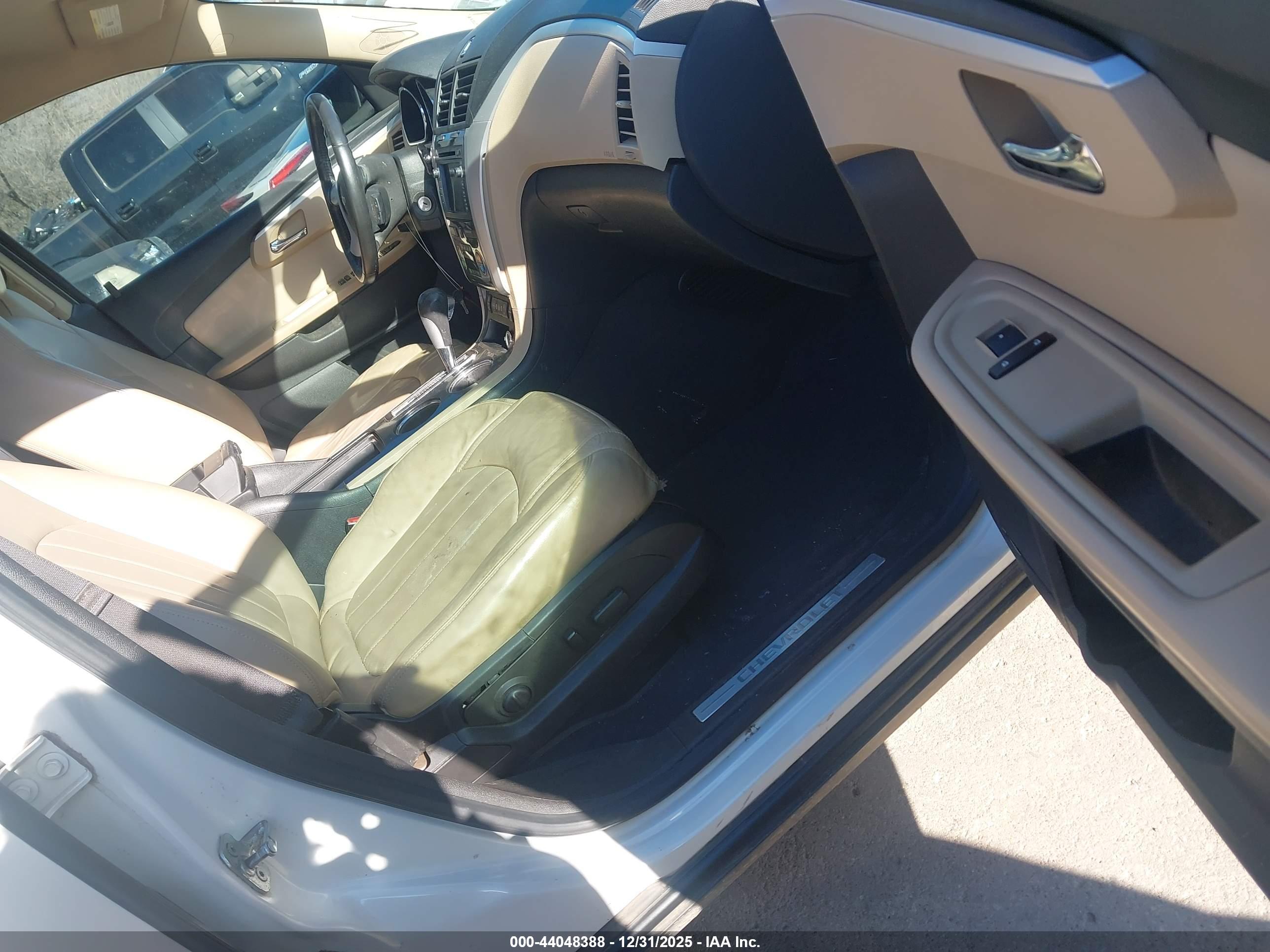 CHEVROLET TRAVERSE image 5