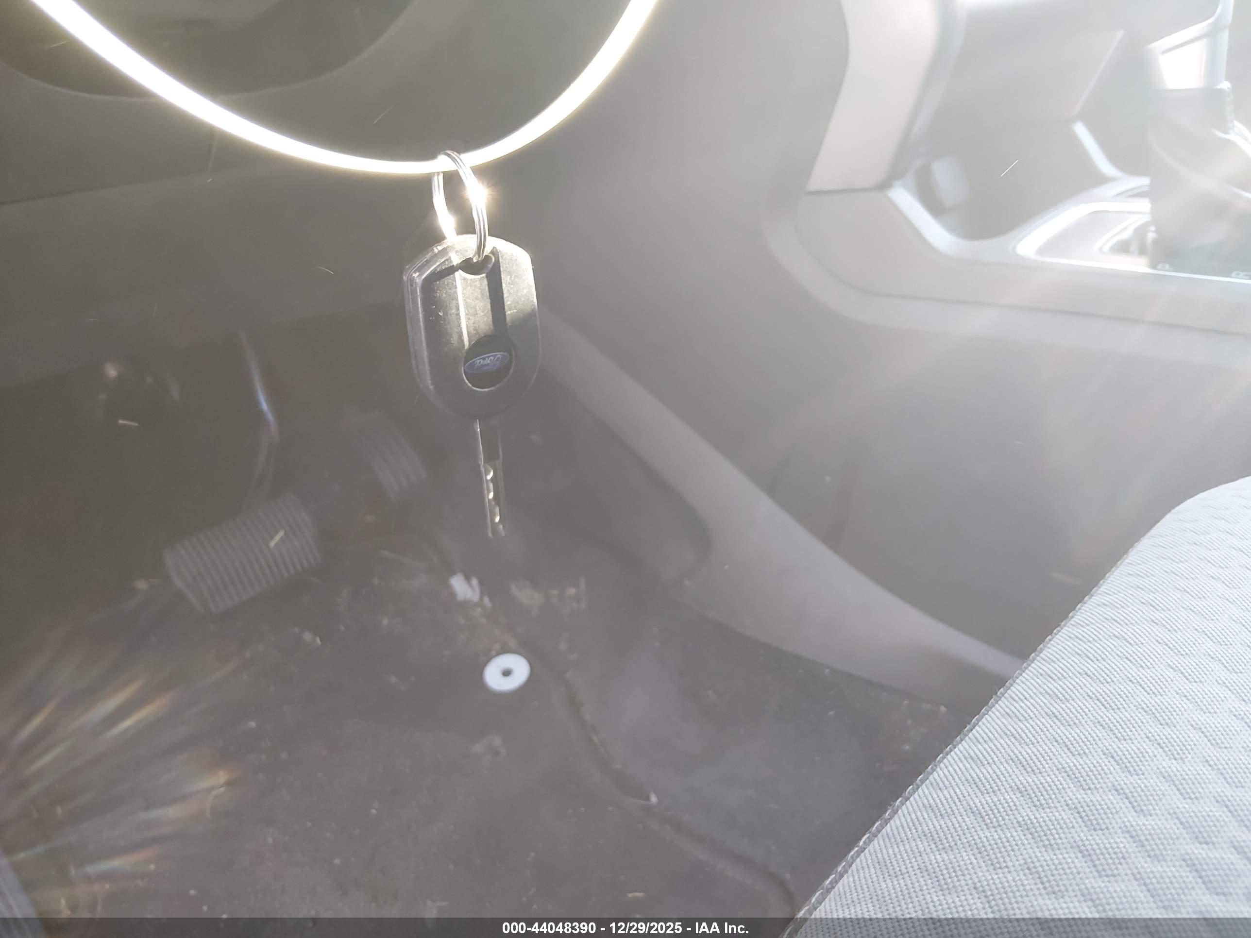 FORD ESCAPE image 11