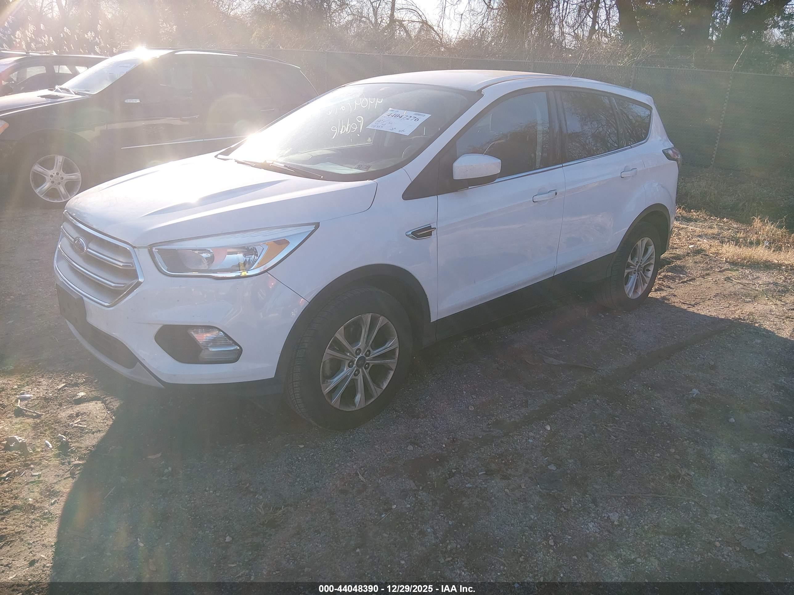 FORD ESCAPE image 2
