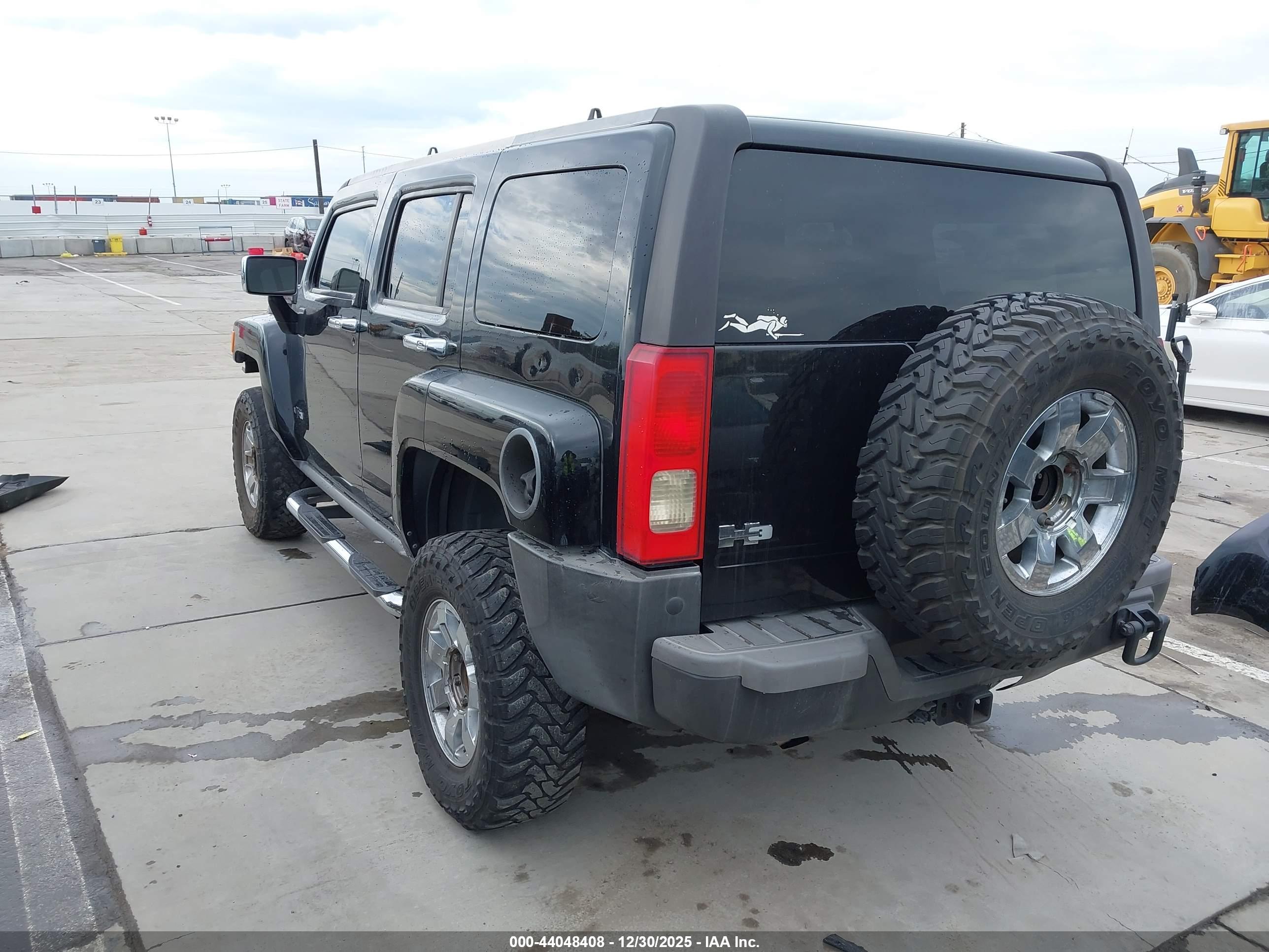 HUMMER H3 image 3