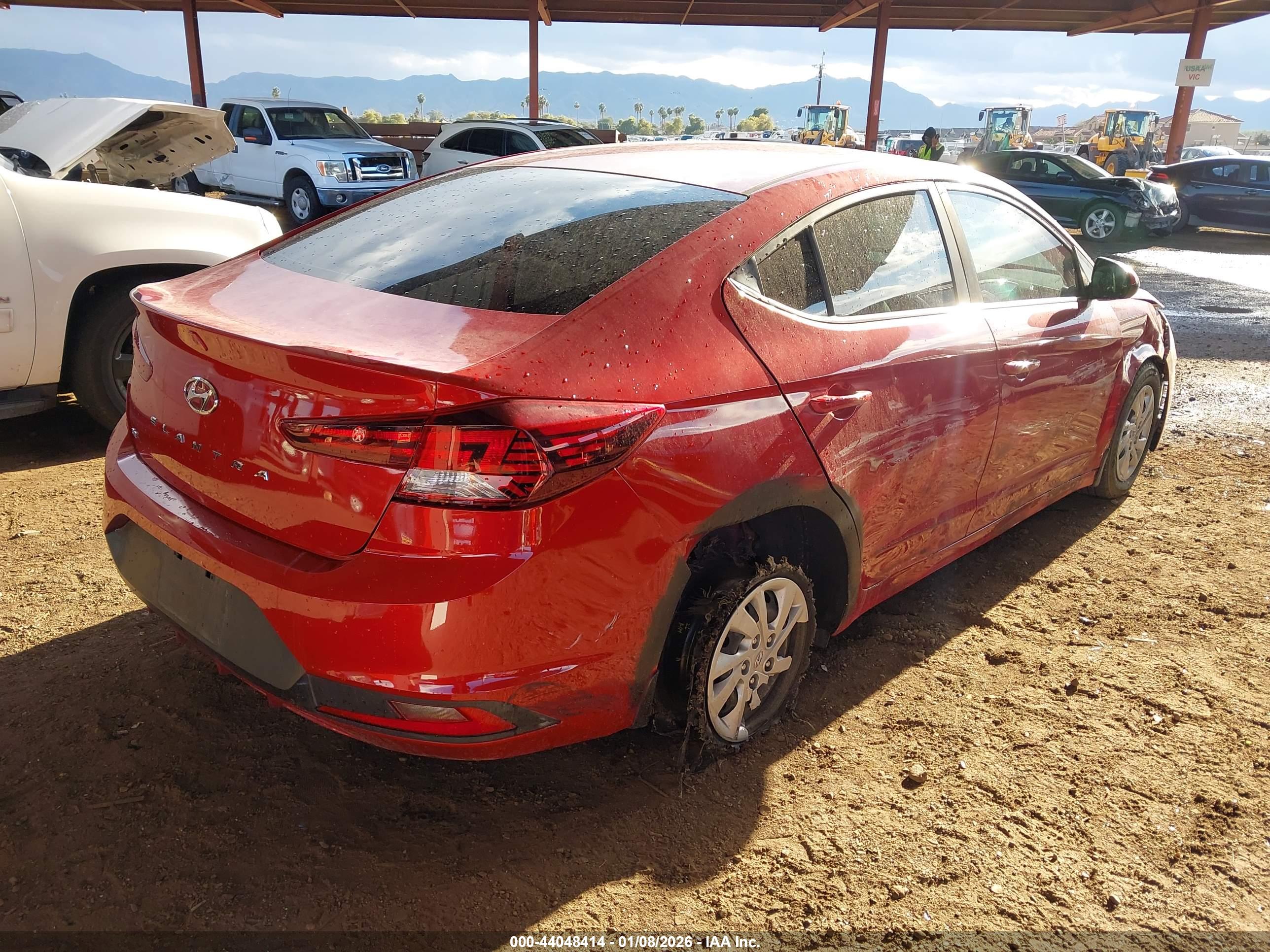 HYUNDAI ELANTRA image 4