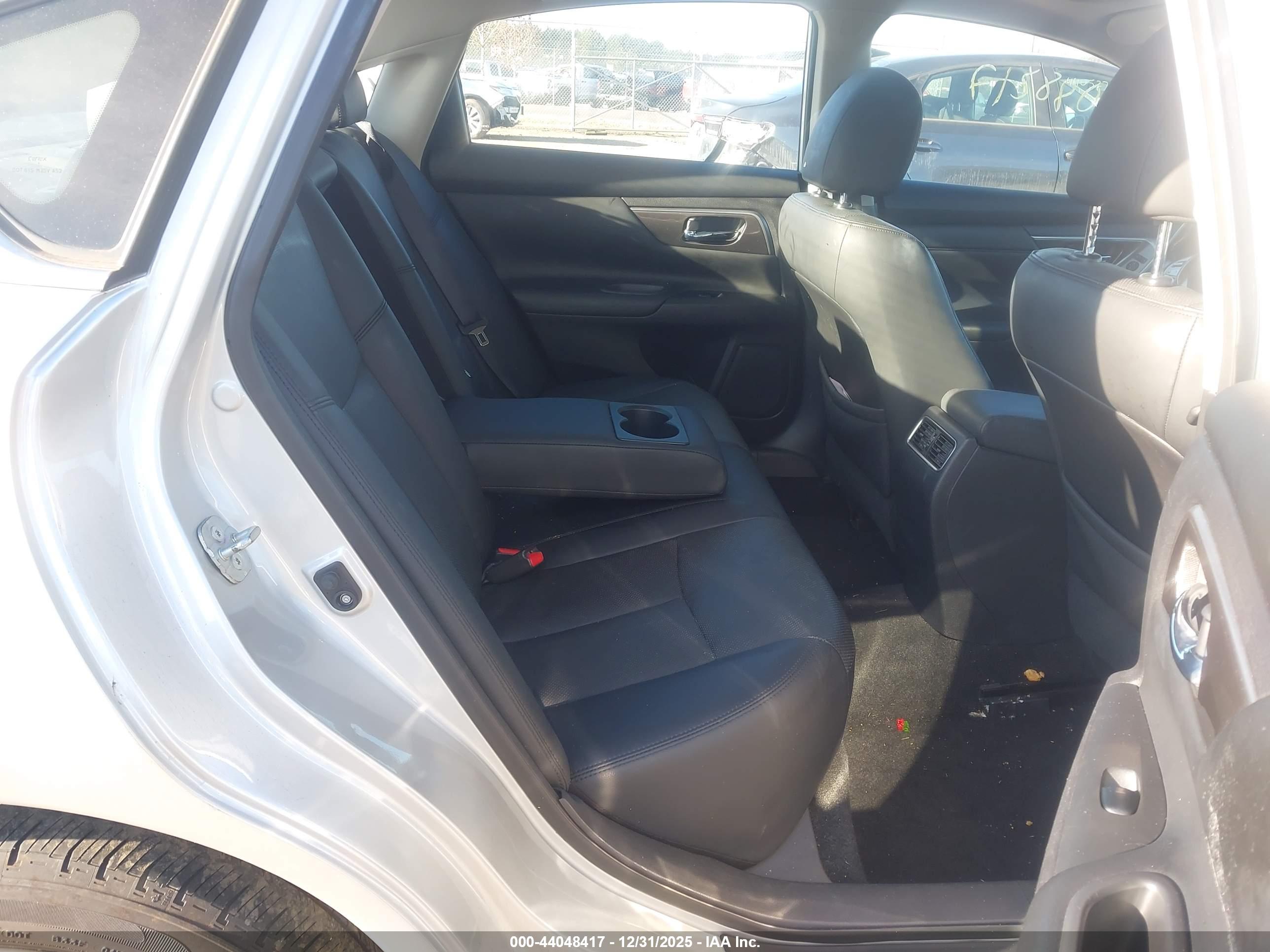 NISSAN ALTIMA image 8