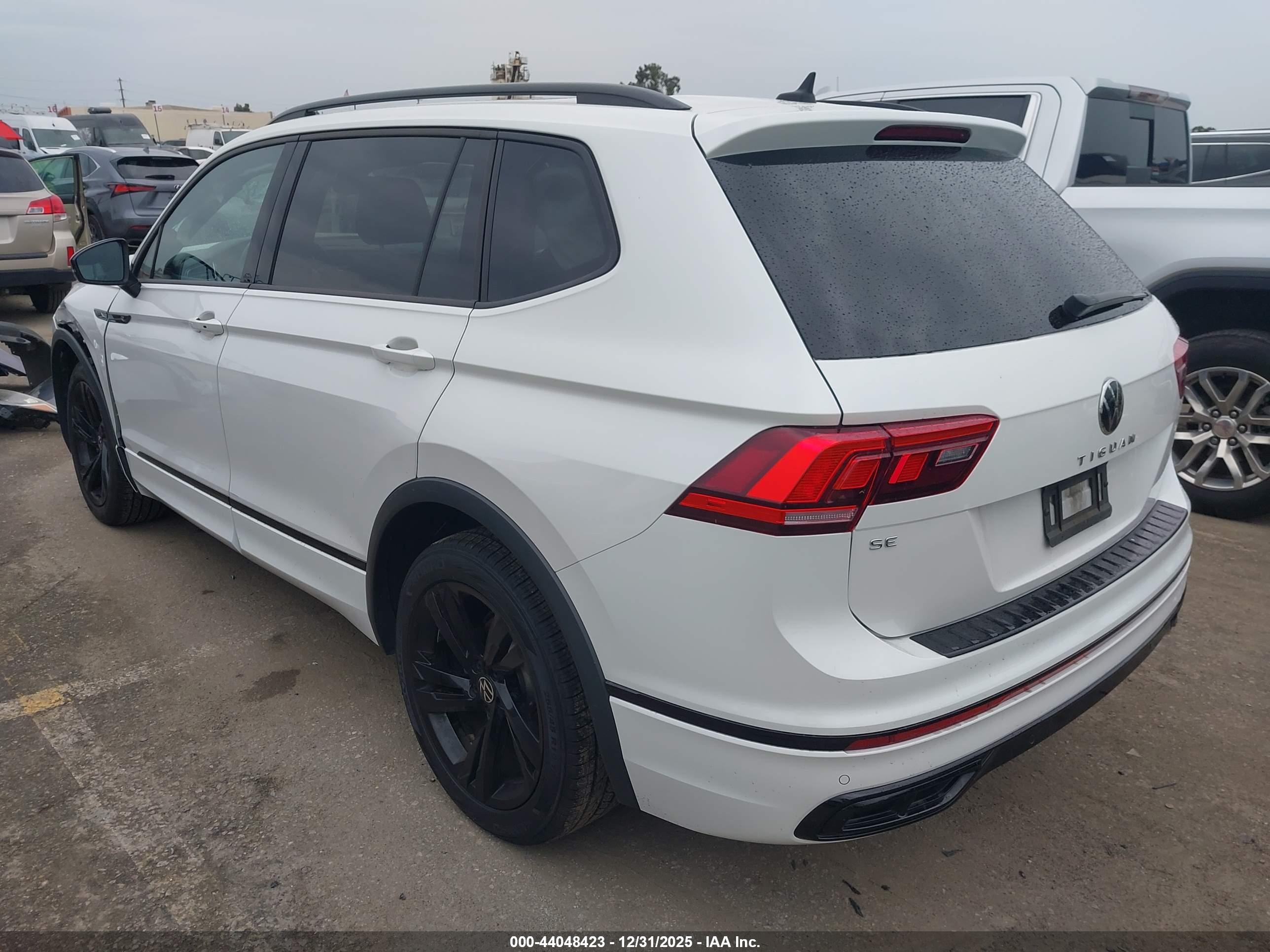 VOLKSWAGEN TIGUAN image 3