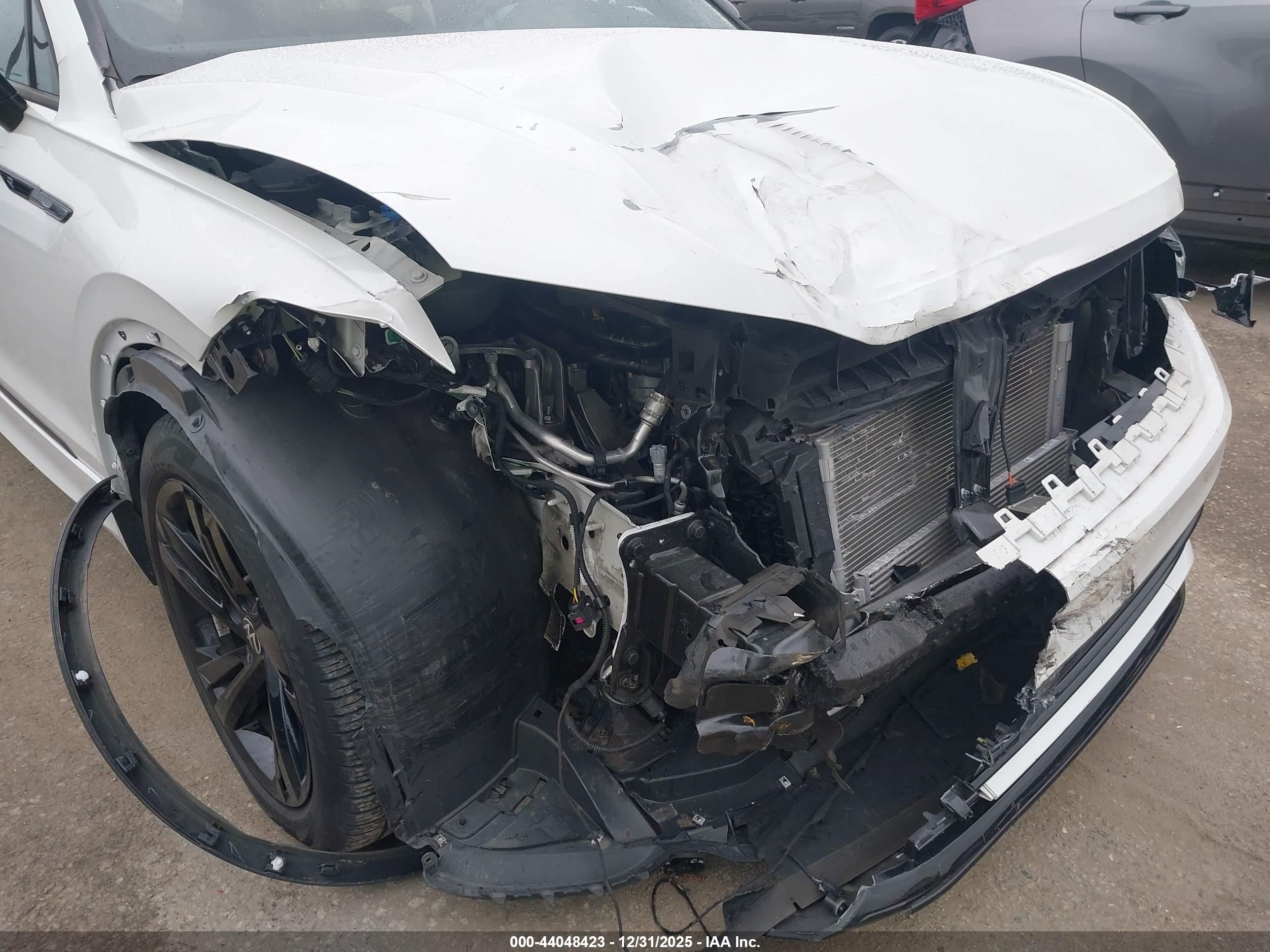 VOLKSWAGEN TIGUAN image 6