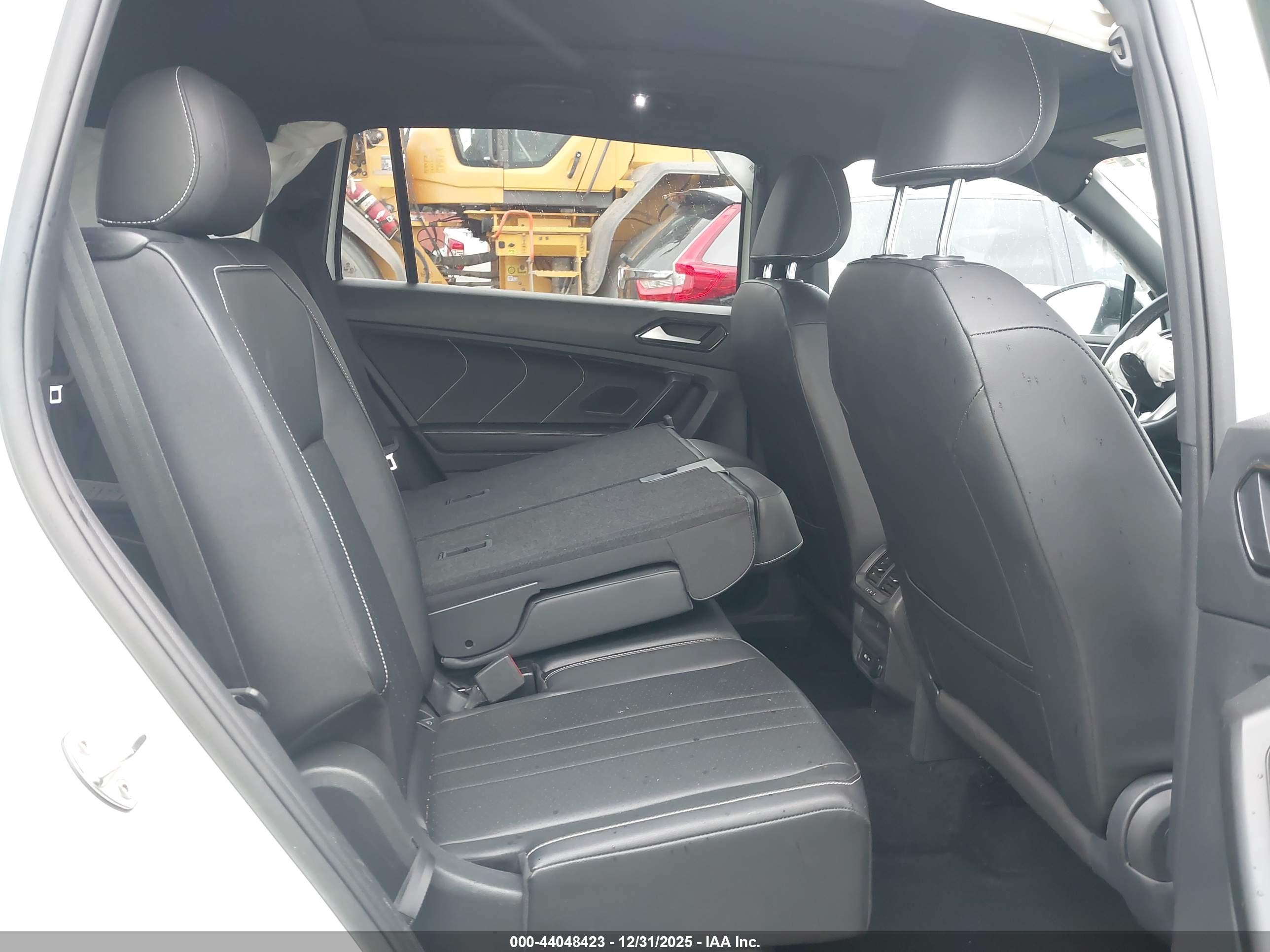 VOLKSWAGEN TIGUAN image 8