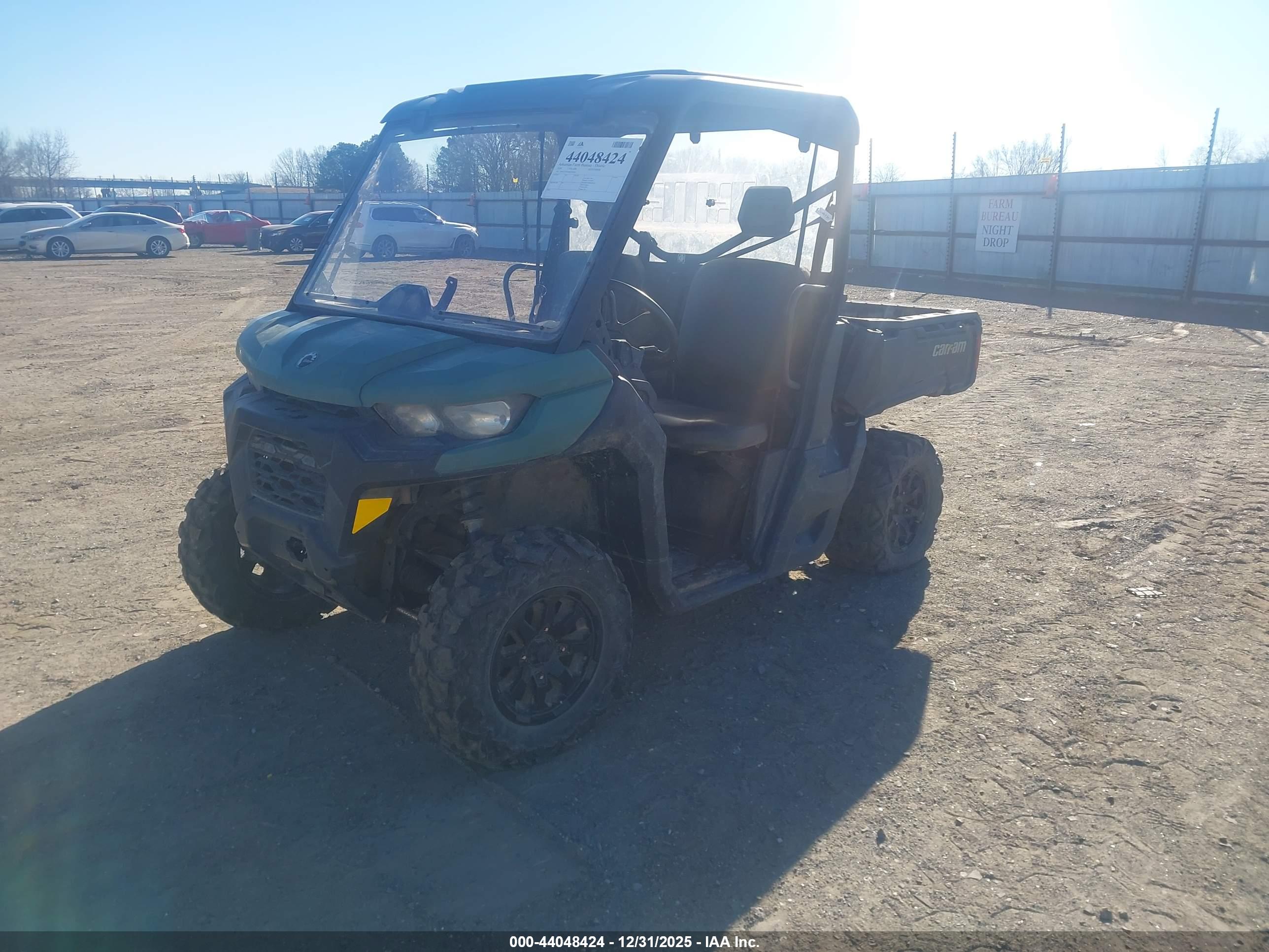 CAN-AM DEFENDER image 2