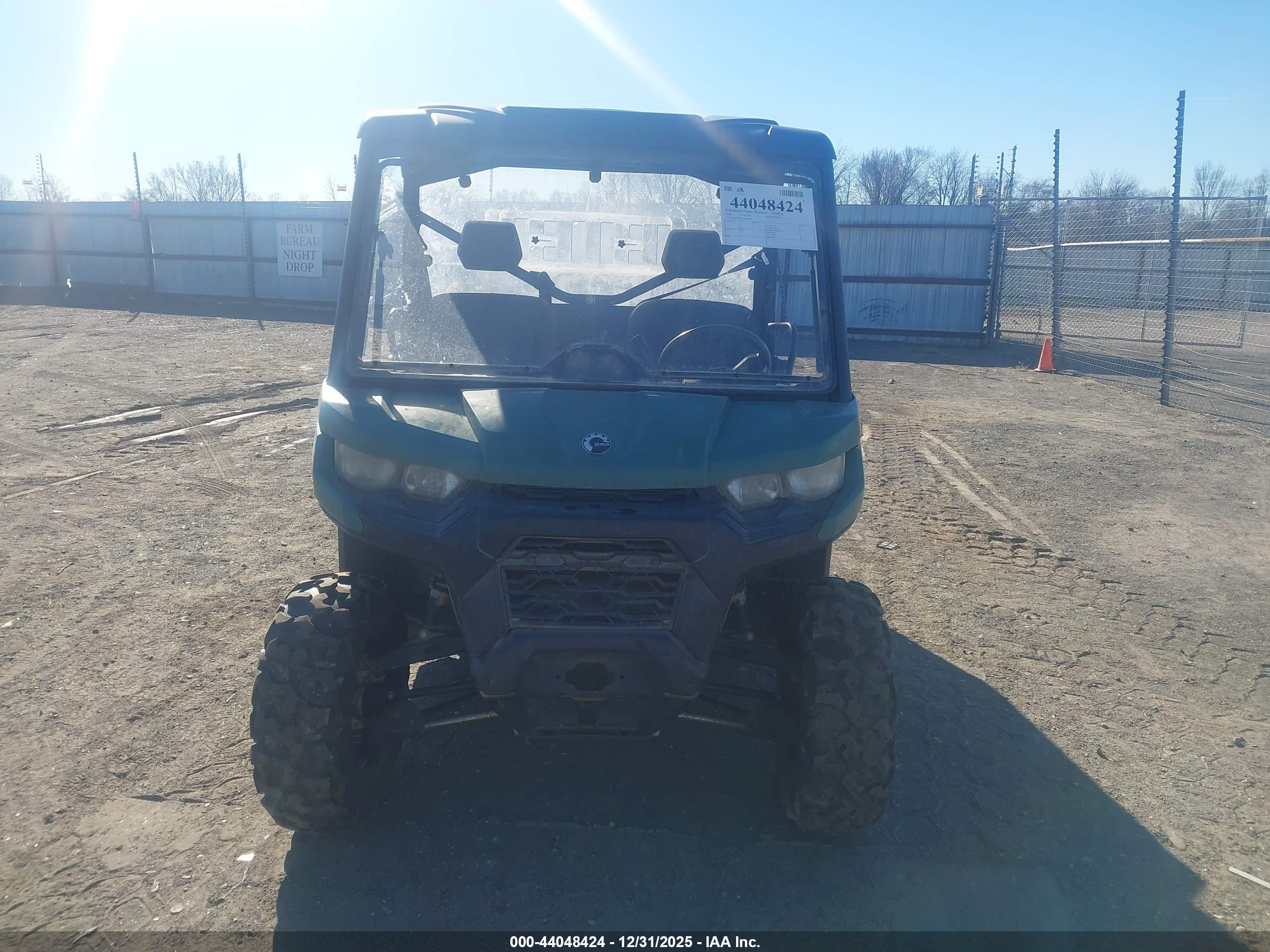 CAN-AM DEFENDER image 5