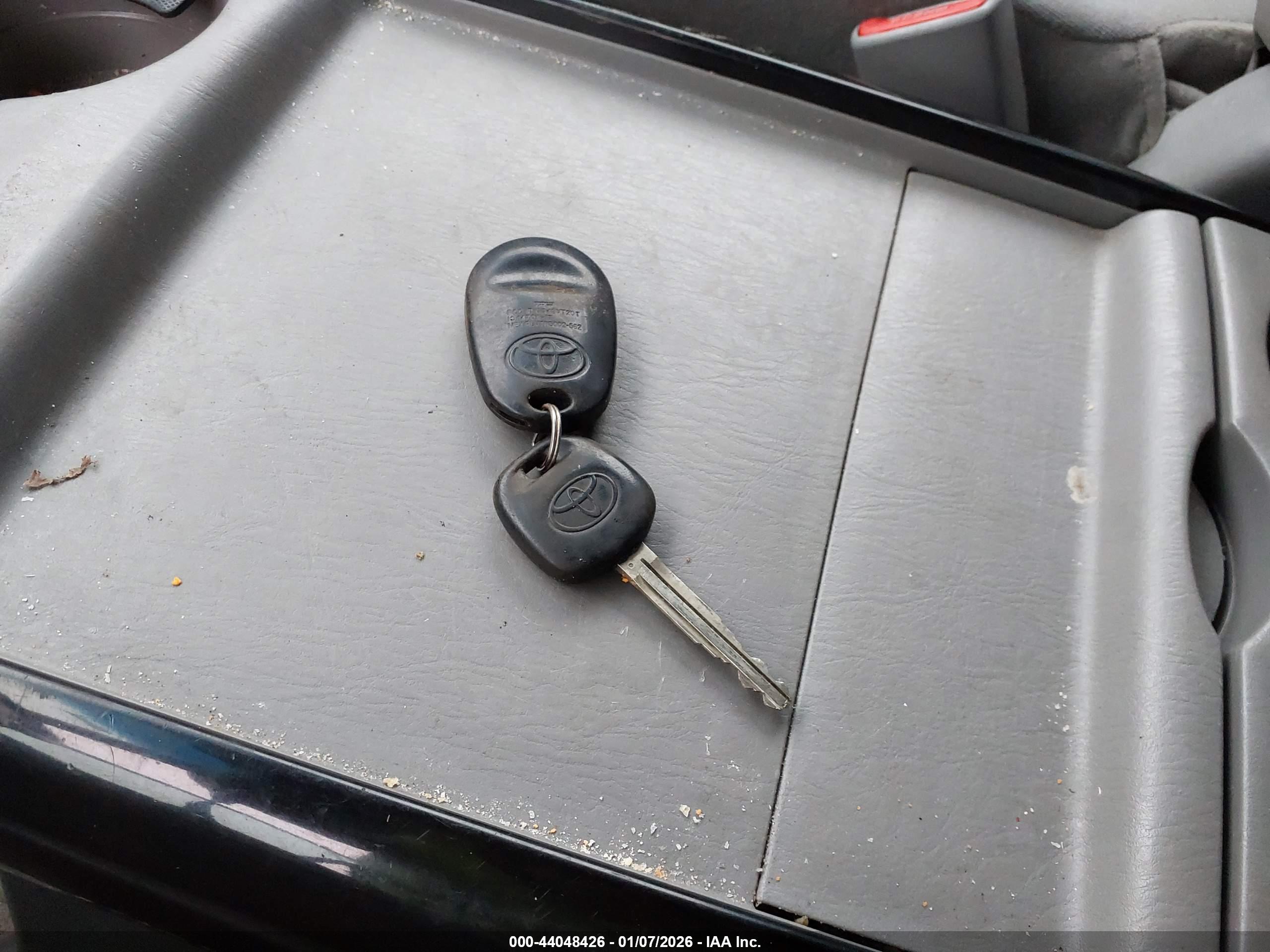 TOYOTA SIENNA image 11