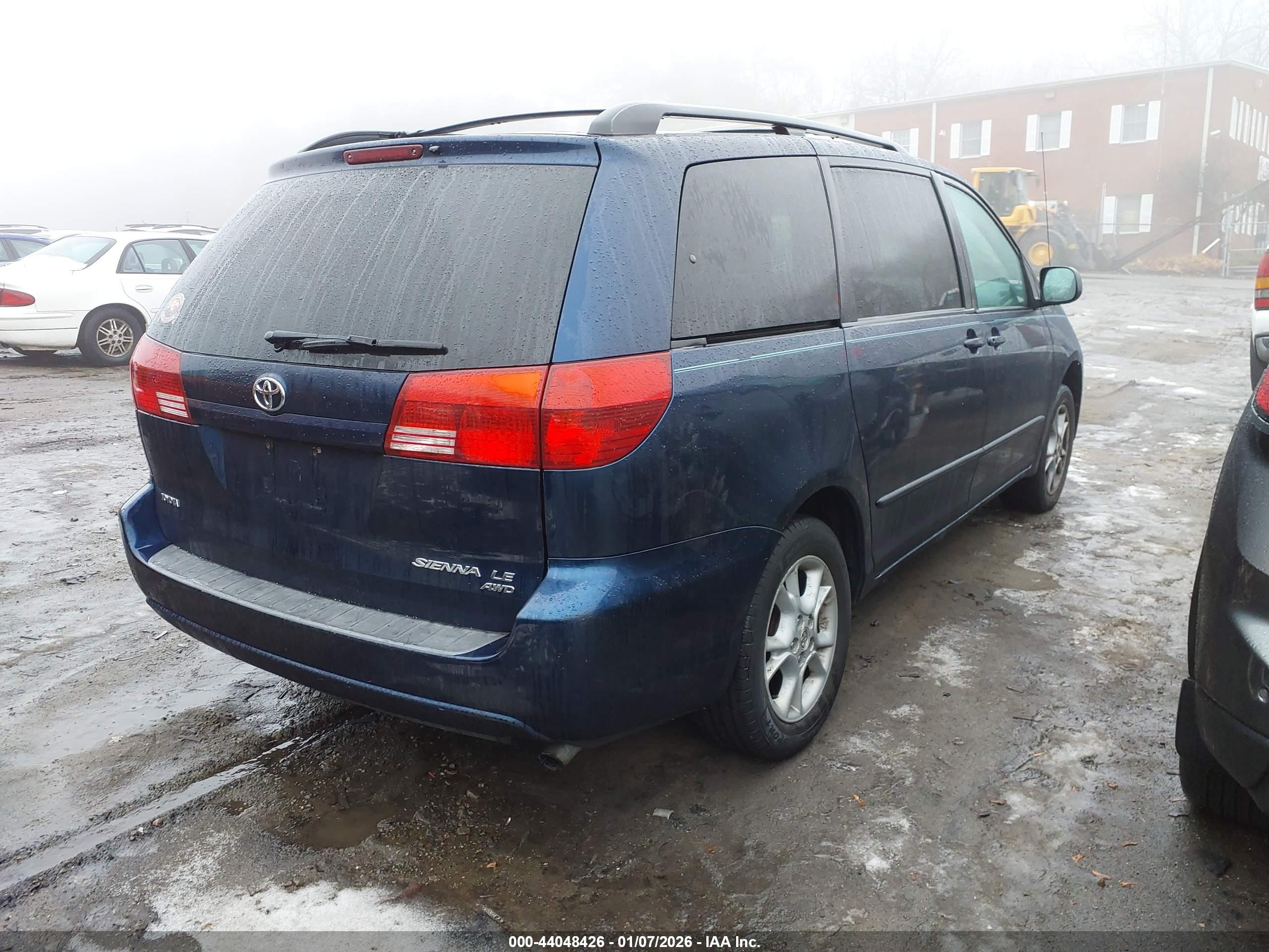 TOYOTA SIENNA image 4