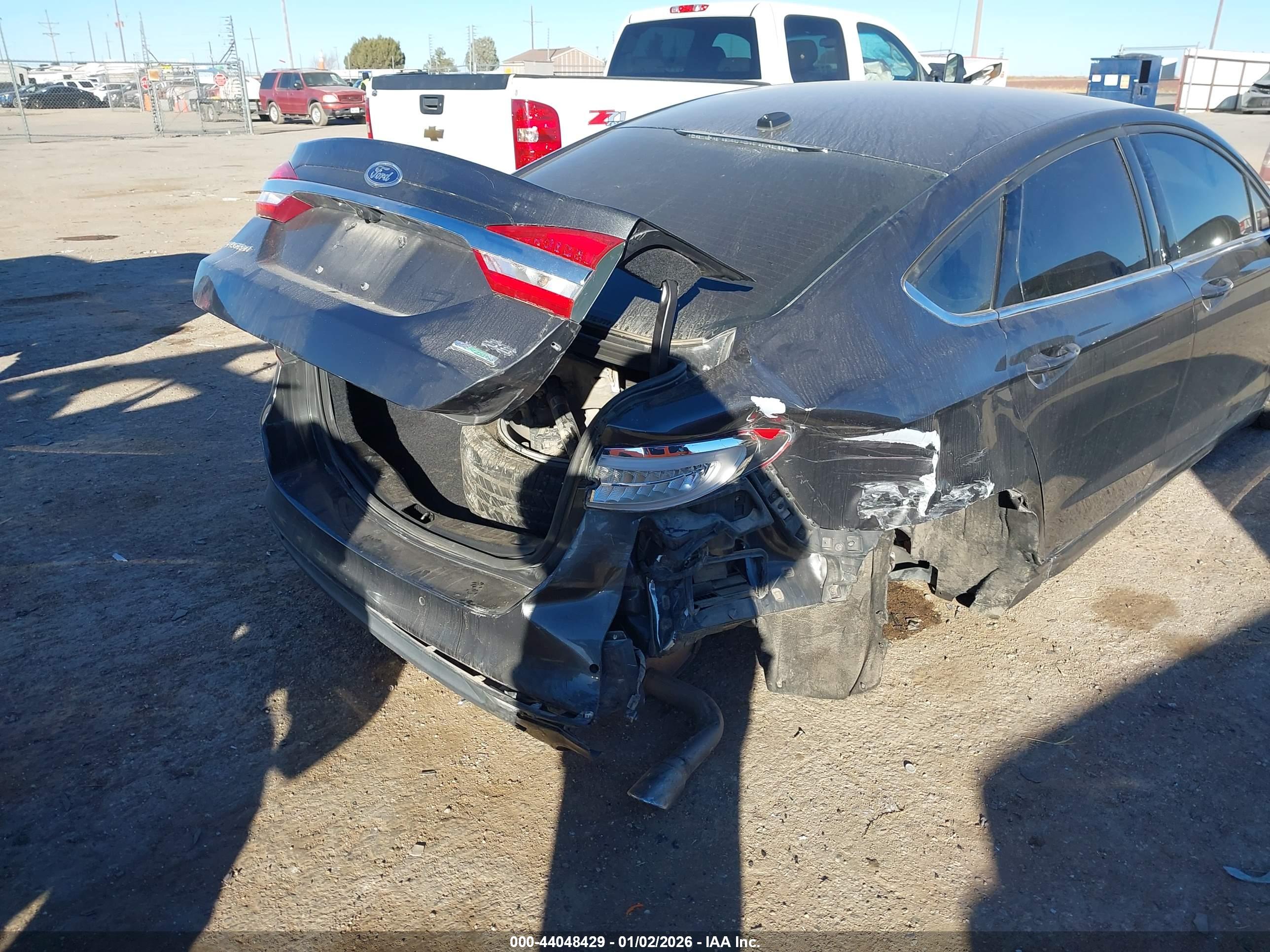 FORD FUSION image 6