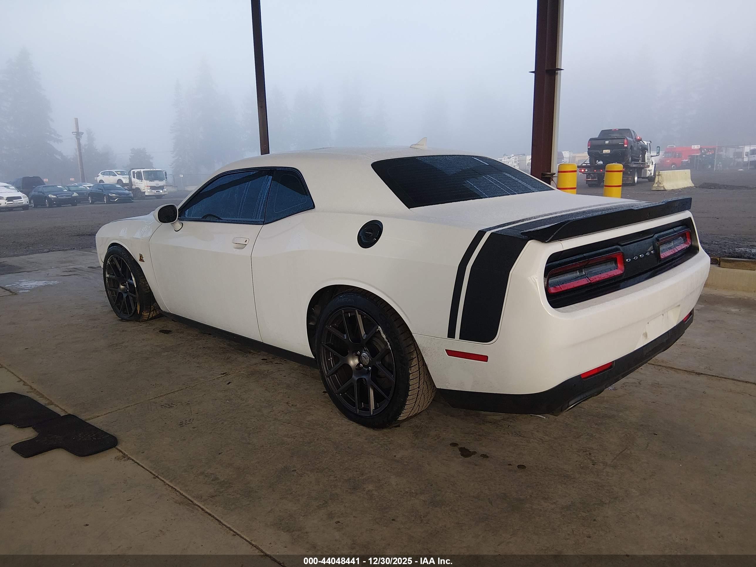 DODGE CHALLENGER image 3
