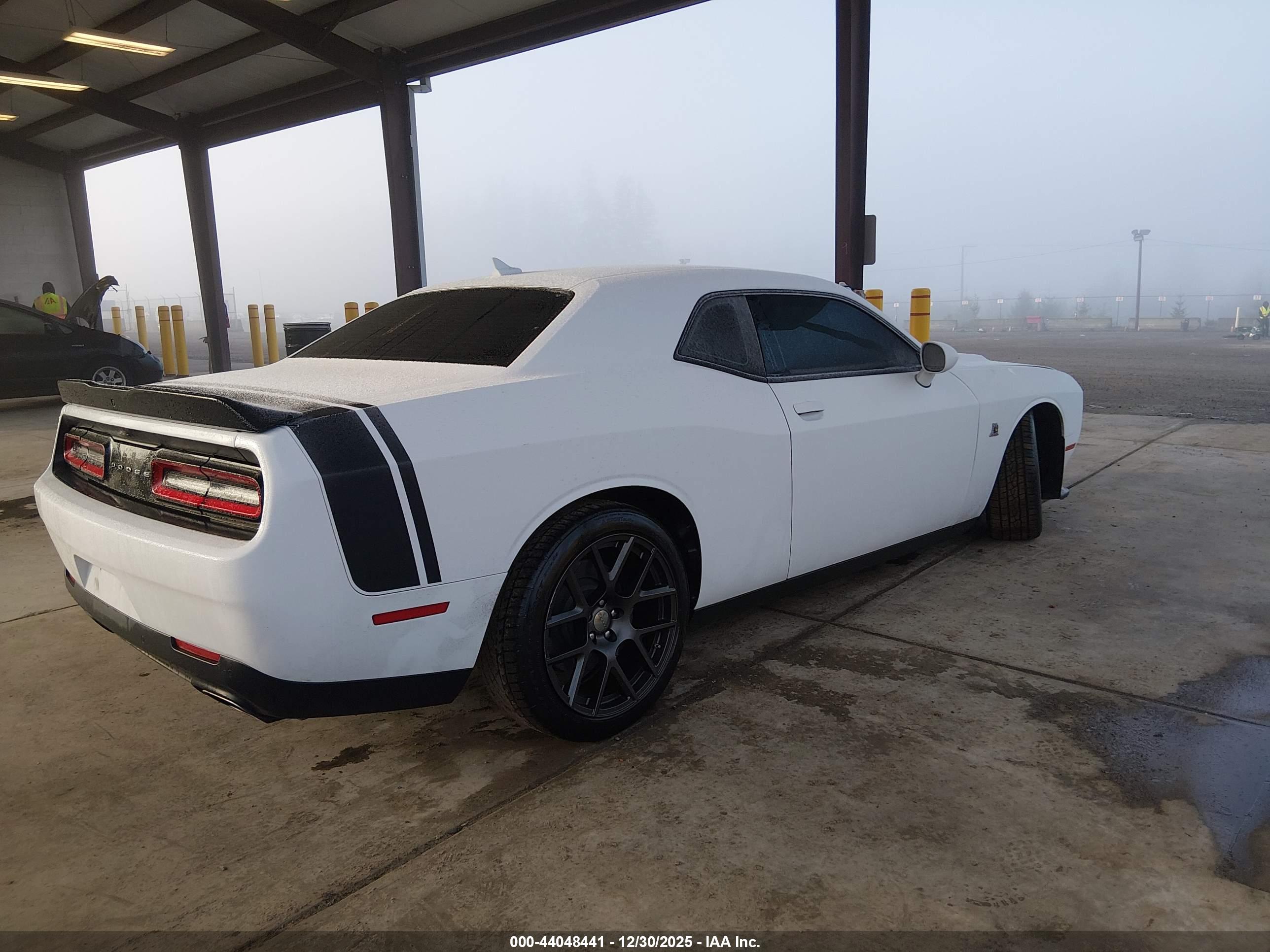 DODGE CHALLENGER image 4