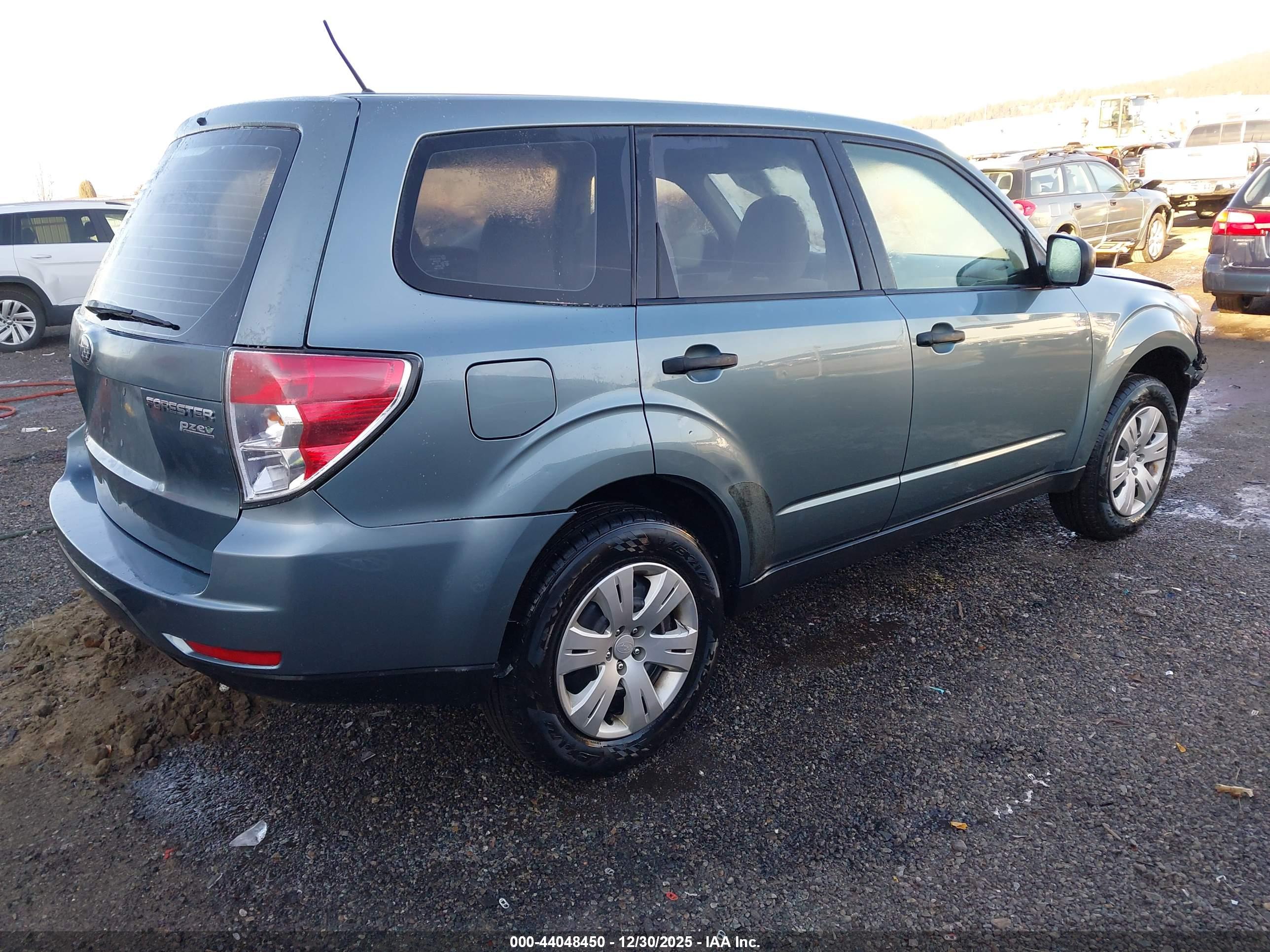 SUBARU FORESTER image 4