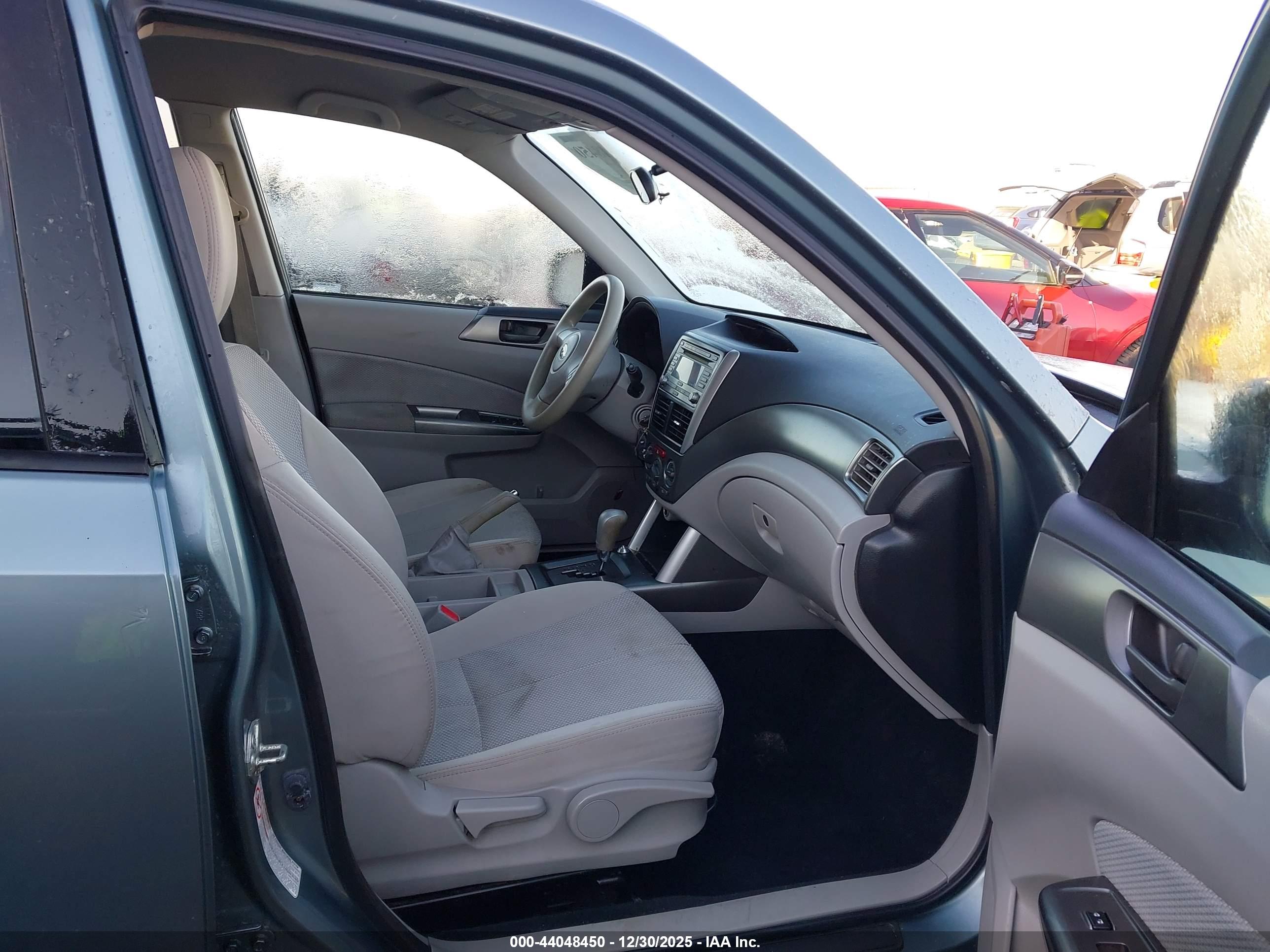 SUBARU FORESTER image 5
