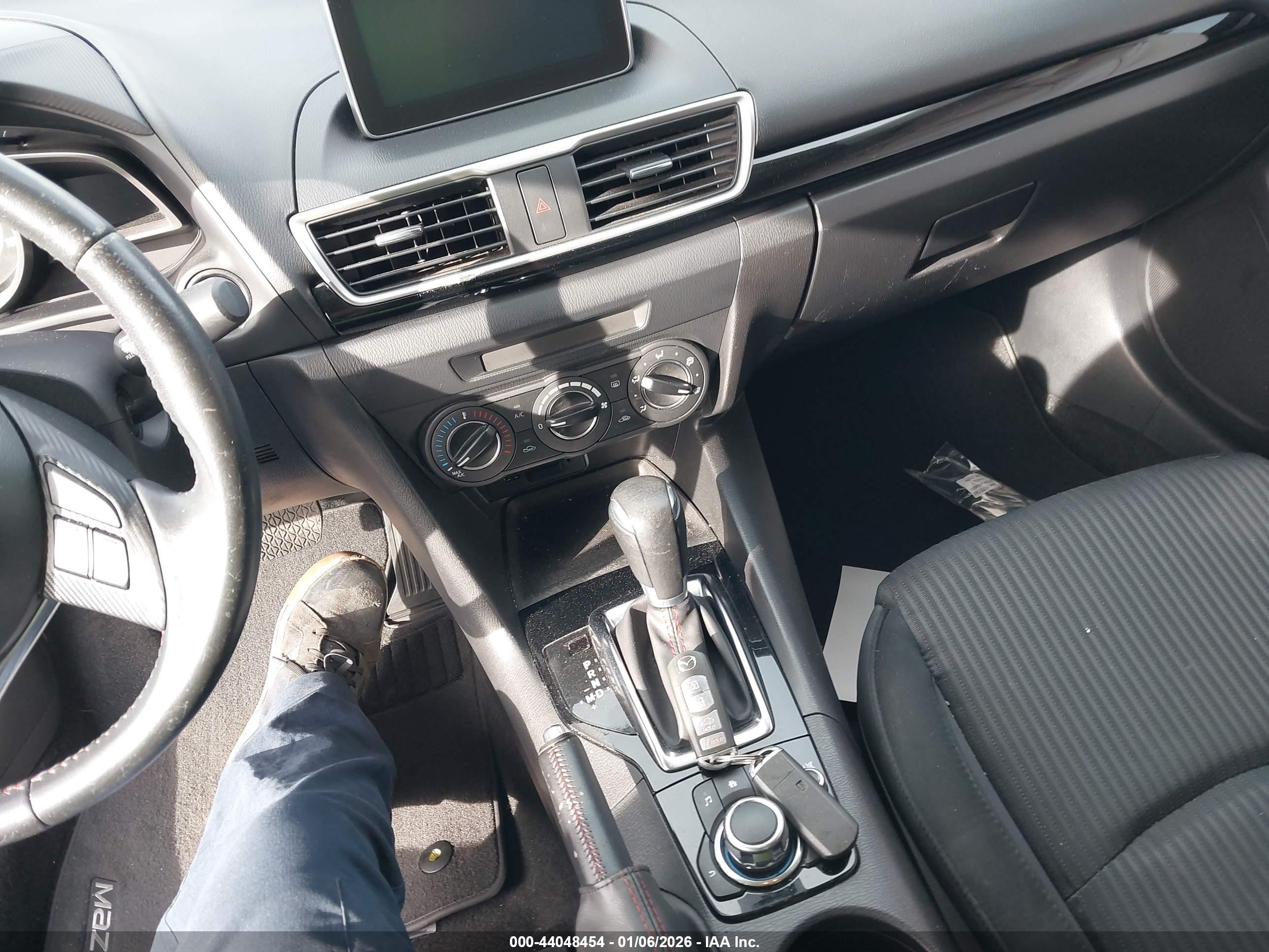 MAZDA MAZDA3 image 11
