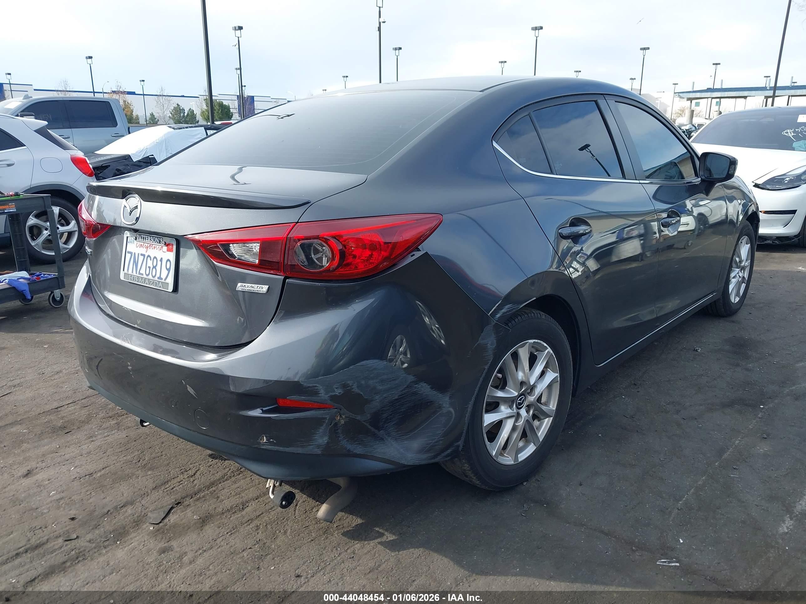 MAZDA MAZDA3 image 4