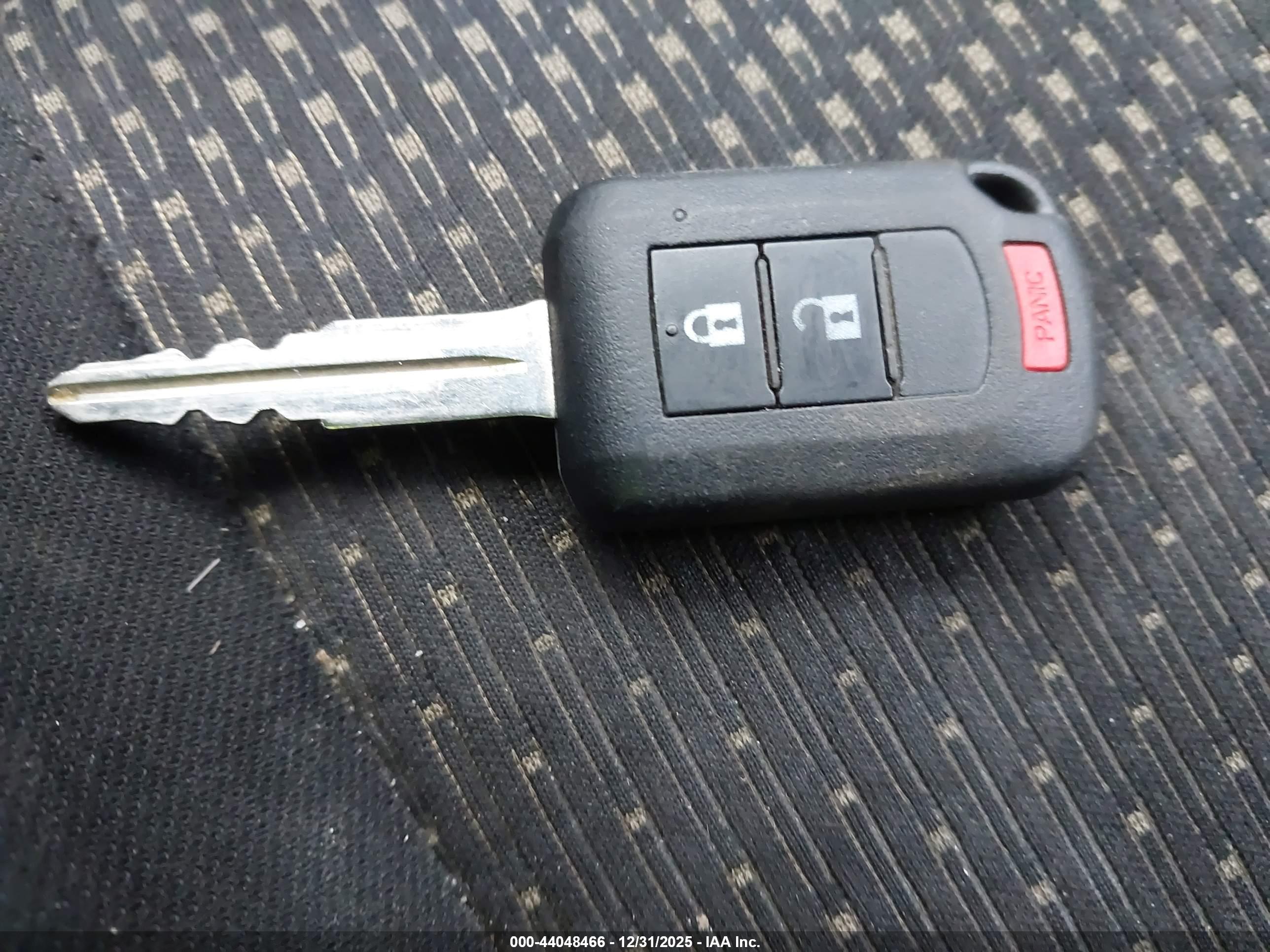 MITSUBISHI OUTLANDER image 11