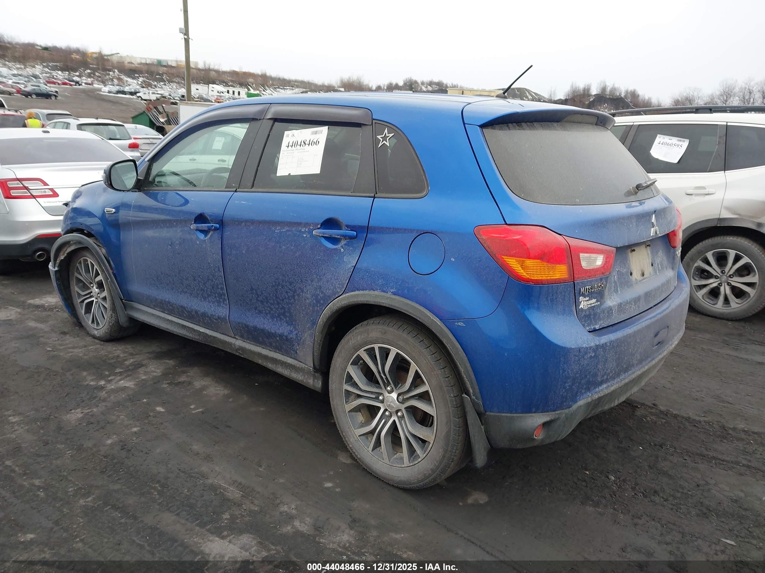 MITSUBISHI OUTLANDER image 3