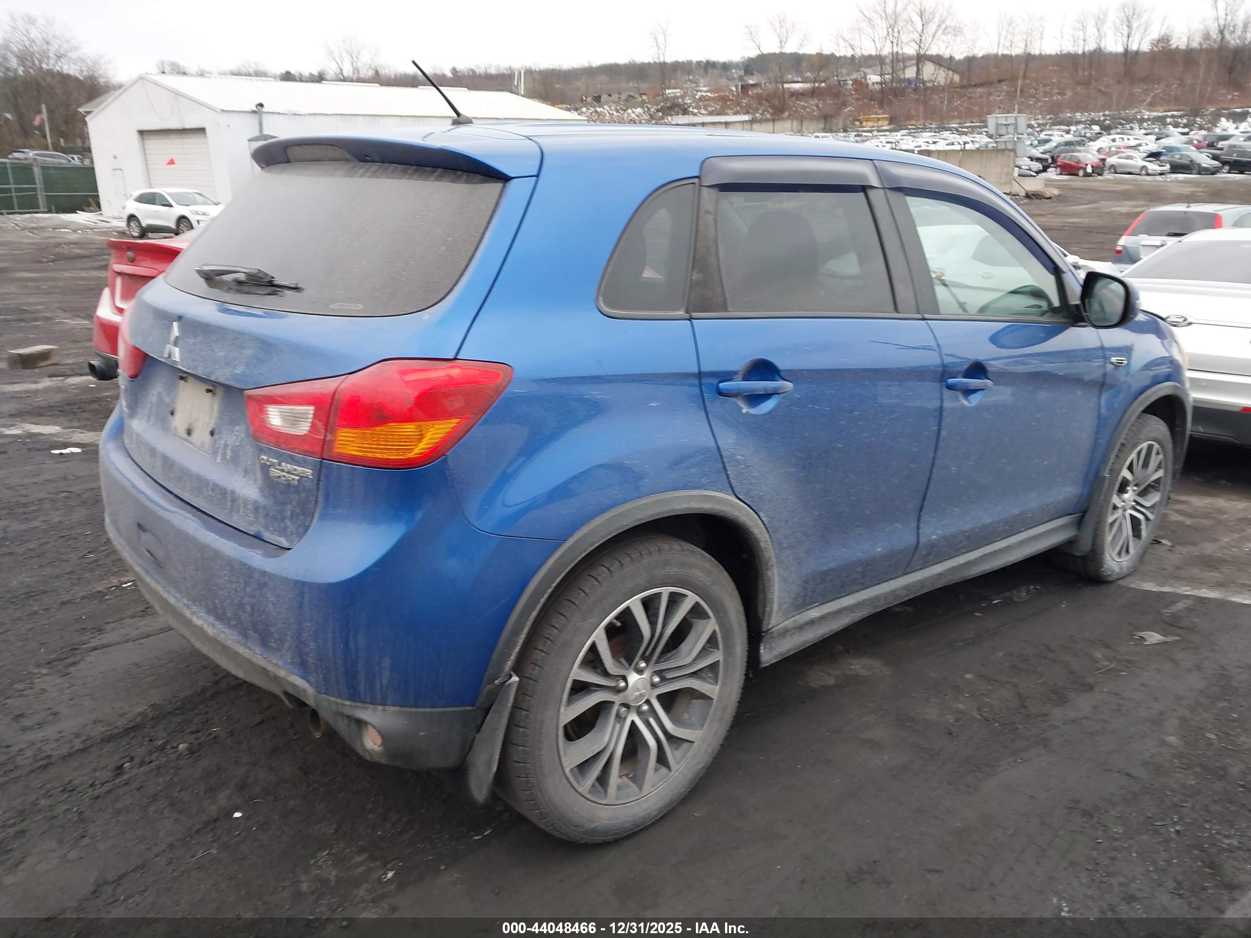 MITSUBISHI OUTLANDER image 4