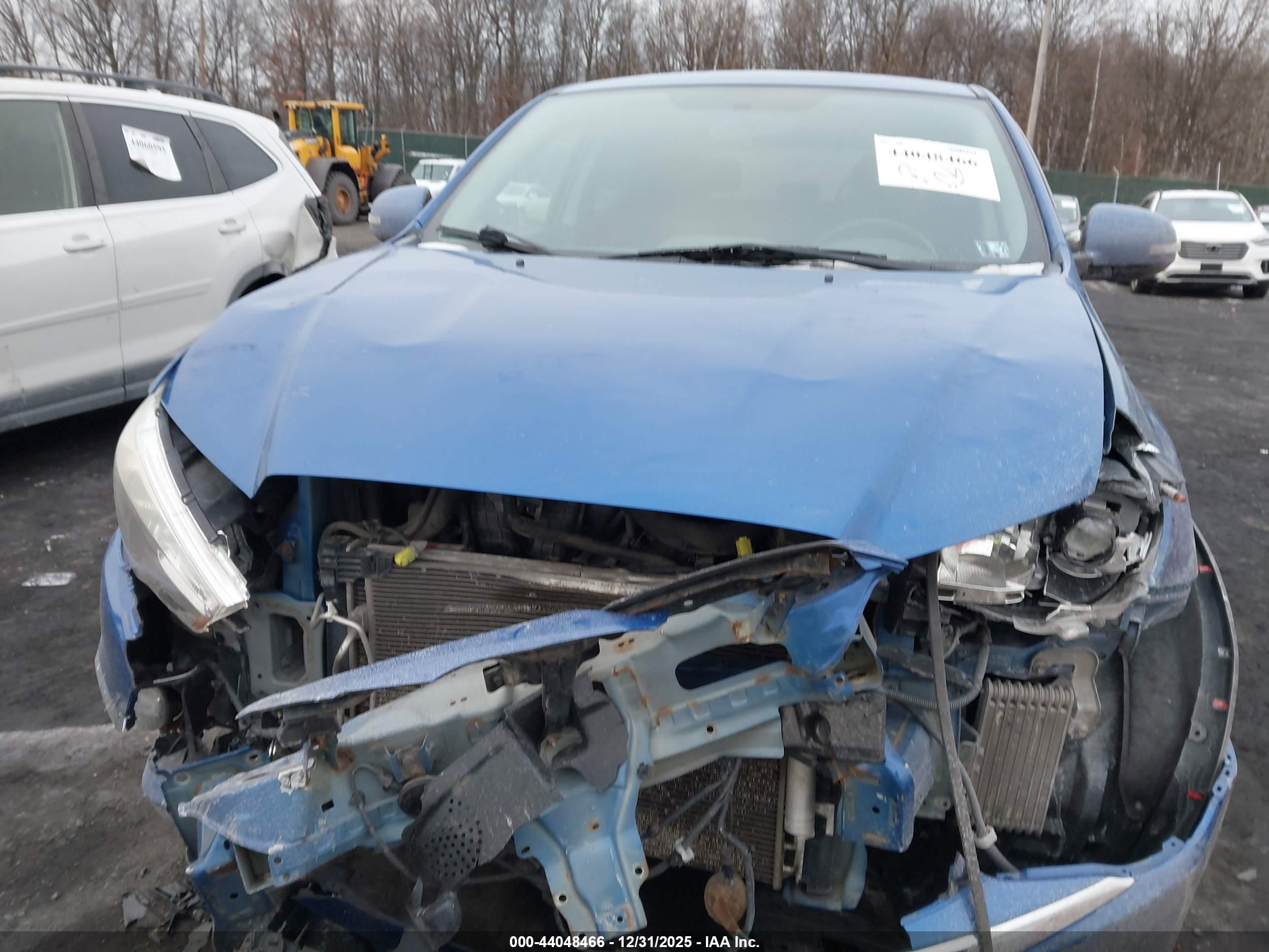 MITSUBISHI OUTLANDER image 6