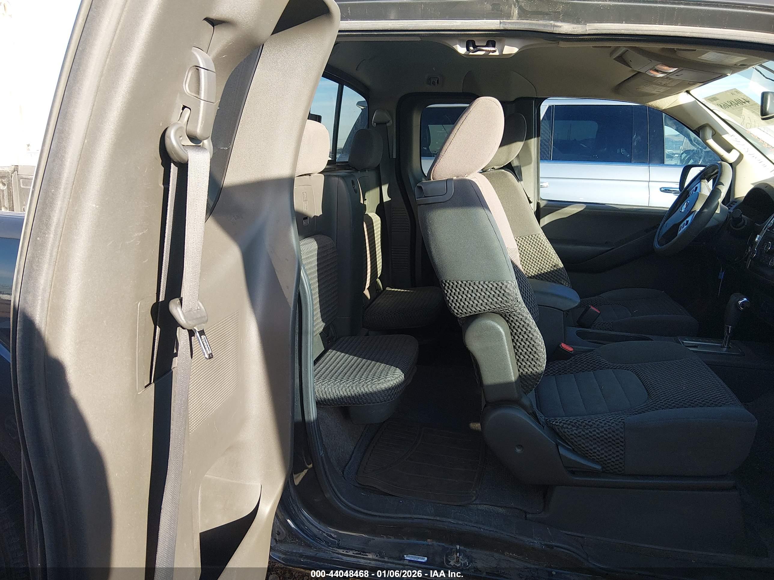 NISSAN FRONTIER image 8