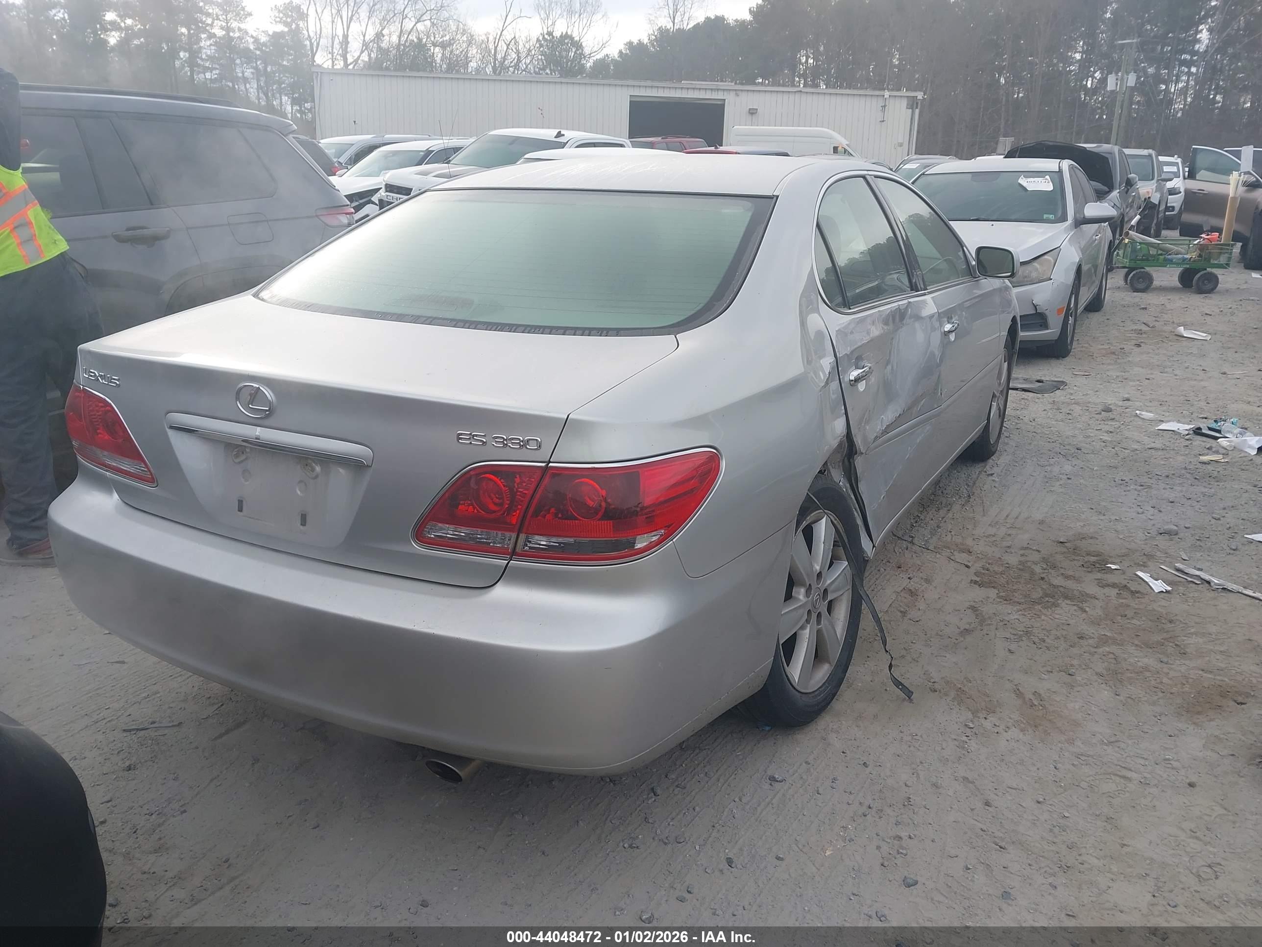 LEXUS ES image 4