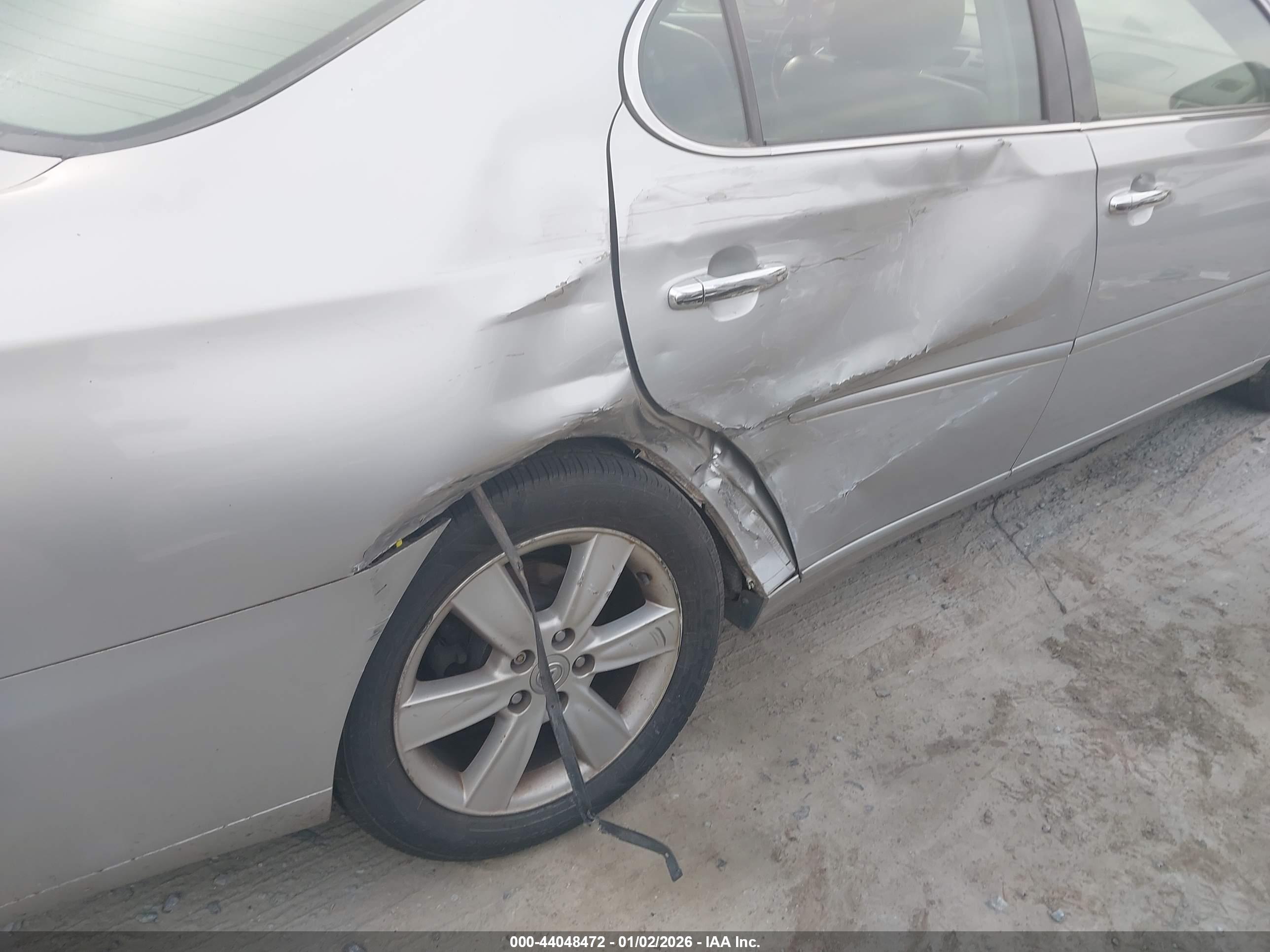LEXUS ES image 6
