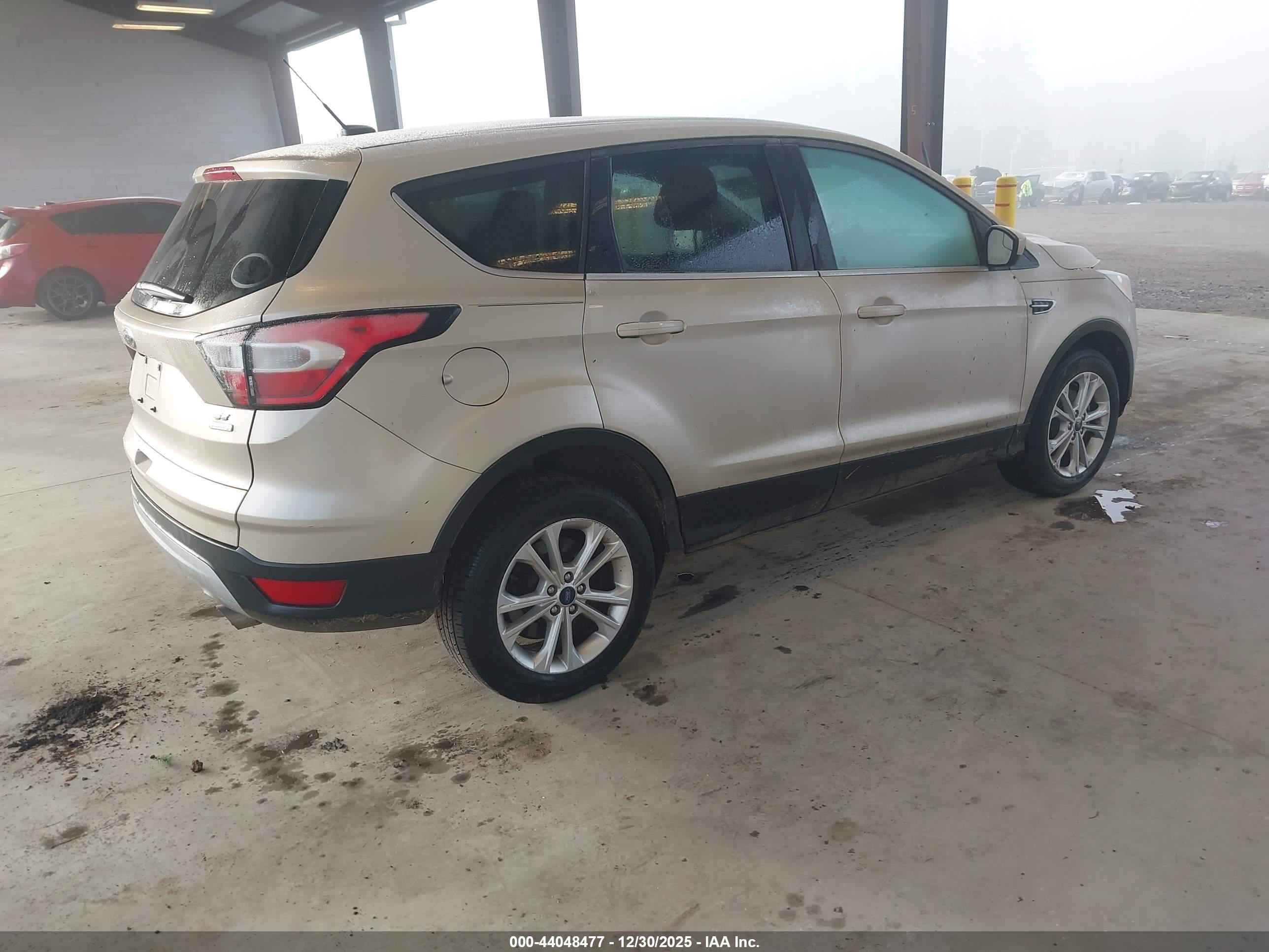 FORD ESCAPE image 4