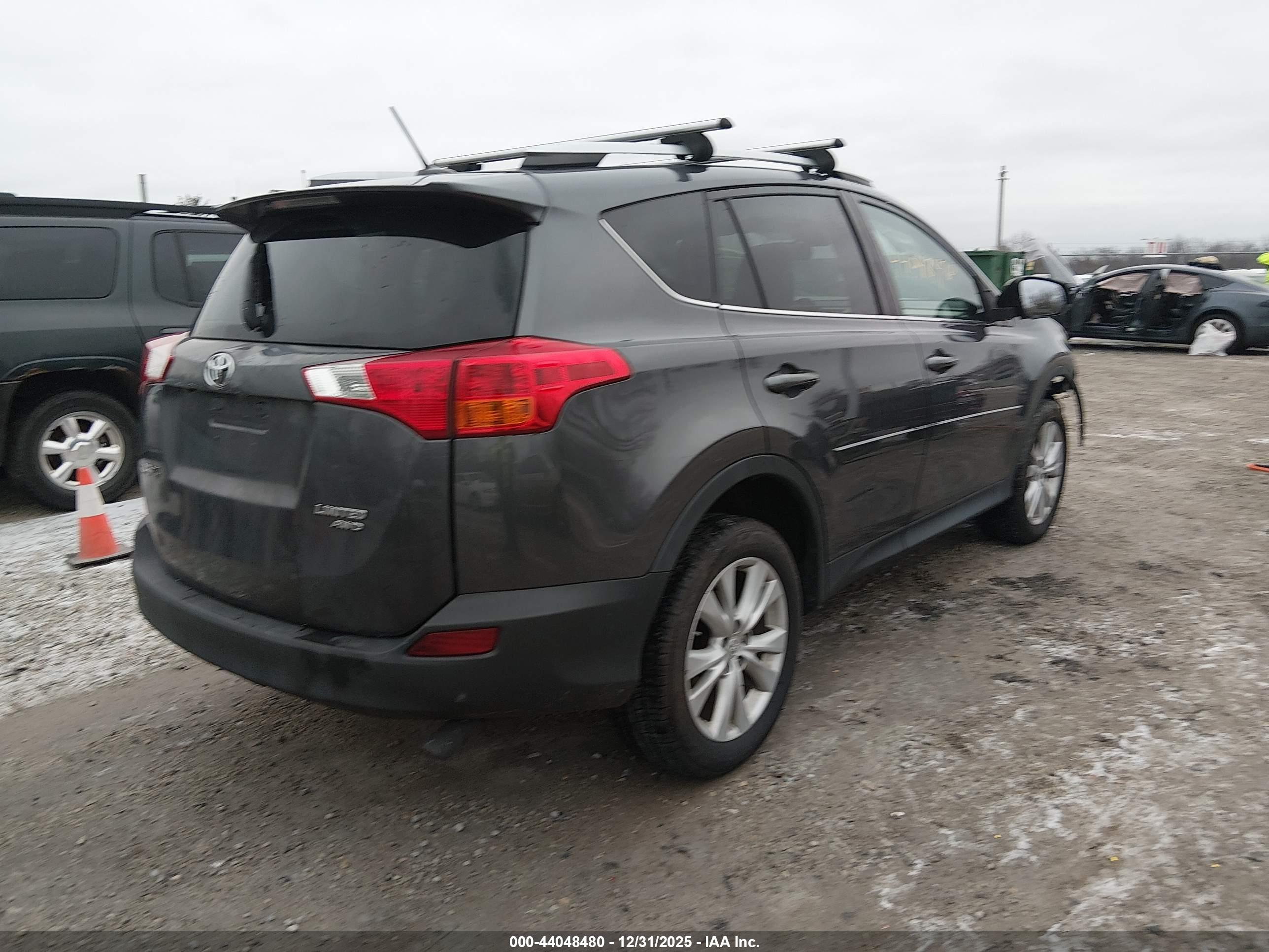 TOYOTA RAV4 image 4