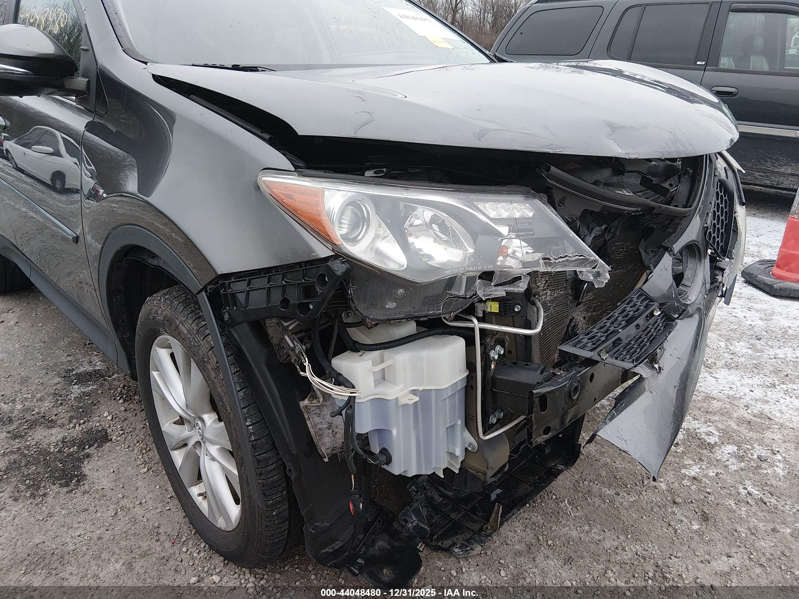 TOYOTA RAV4 image 6