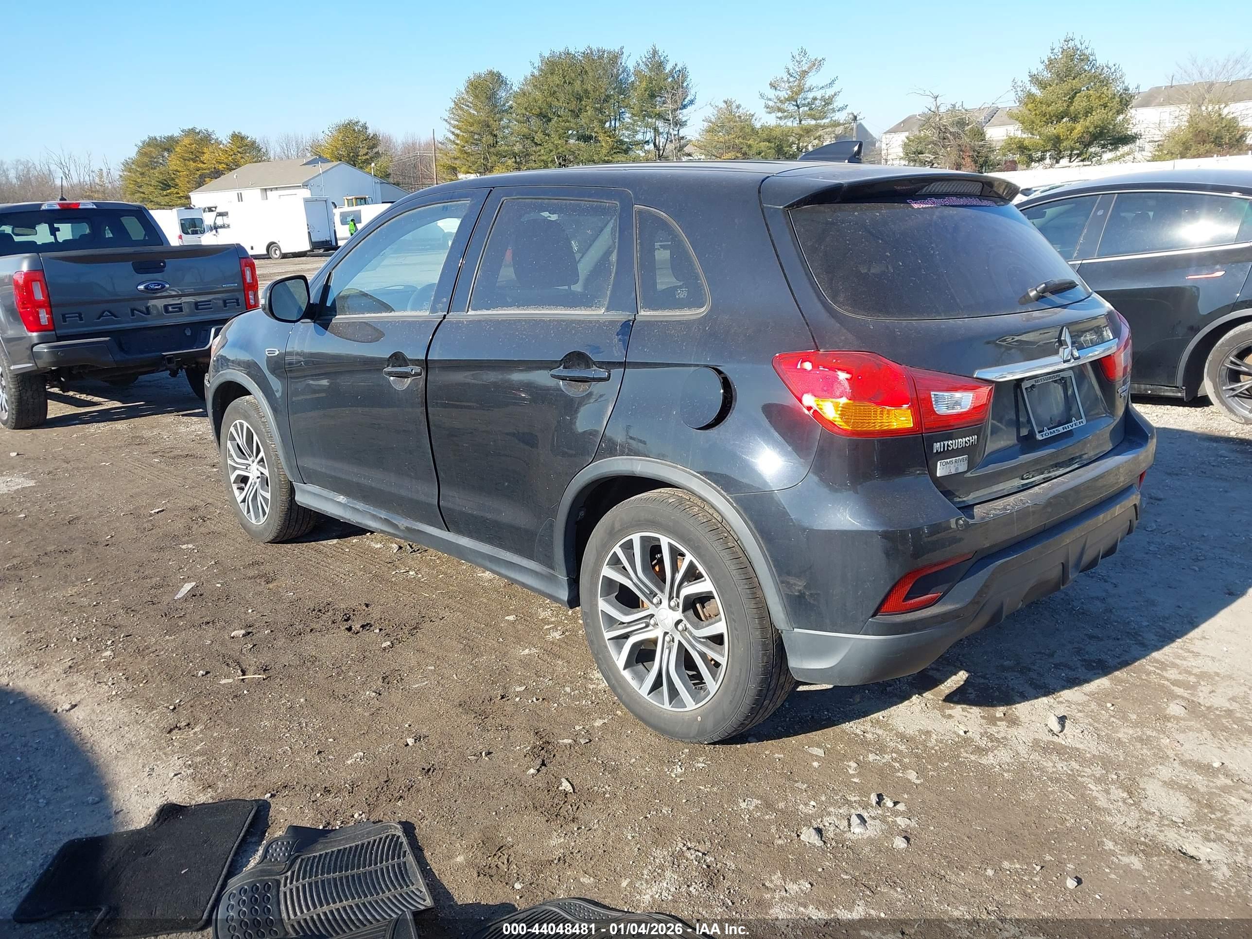 MITSUBISHI OUTLANDER image 3