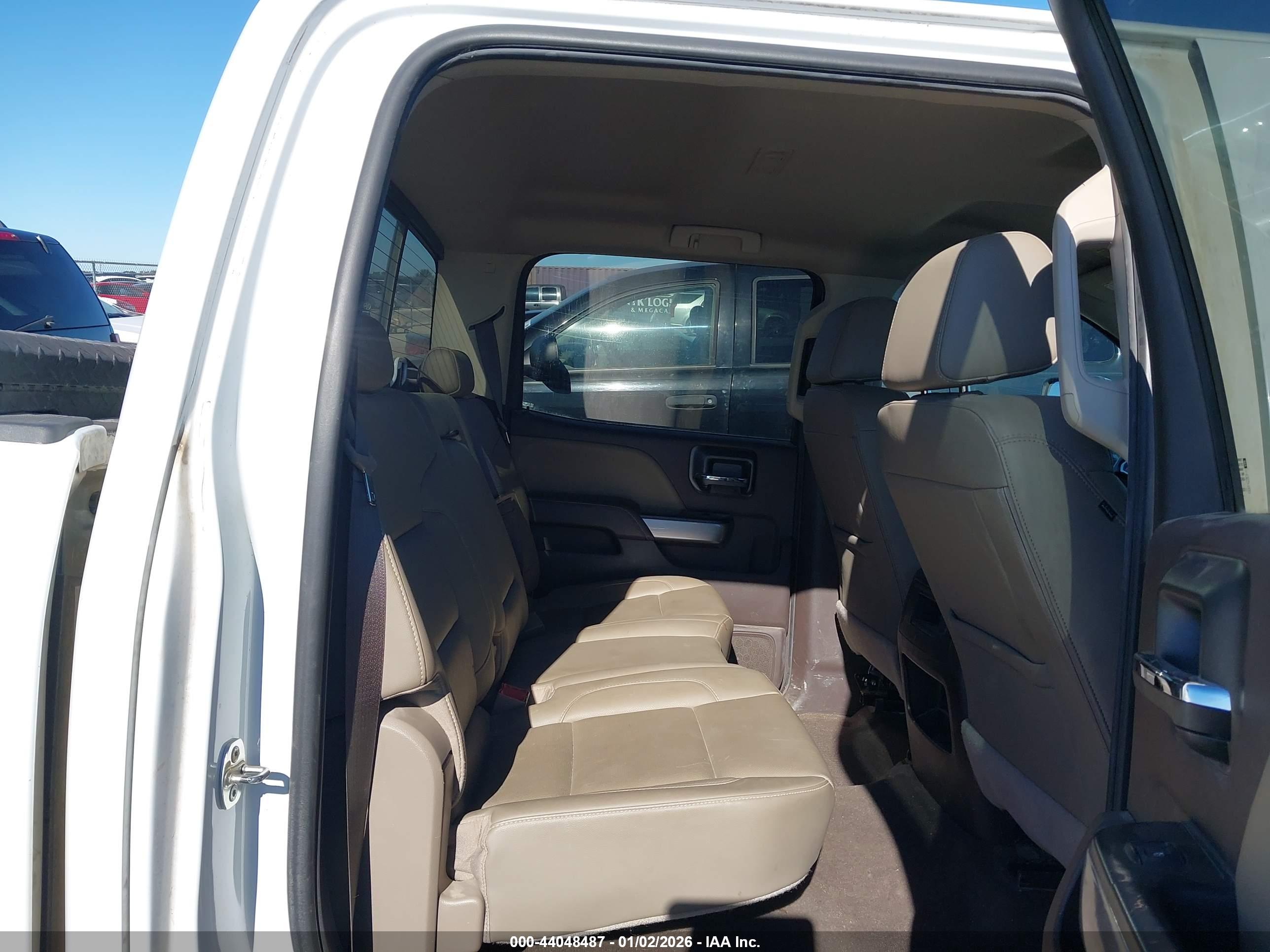CHEVROLET SILVERADO image 8