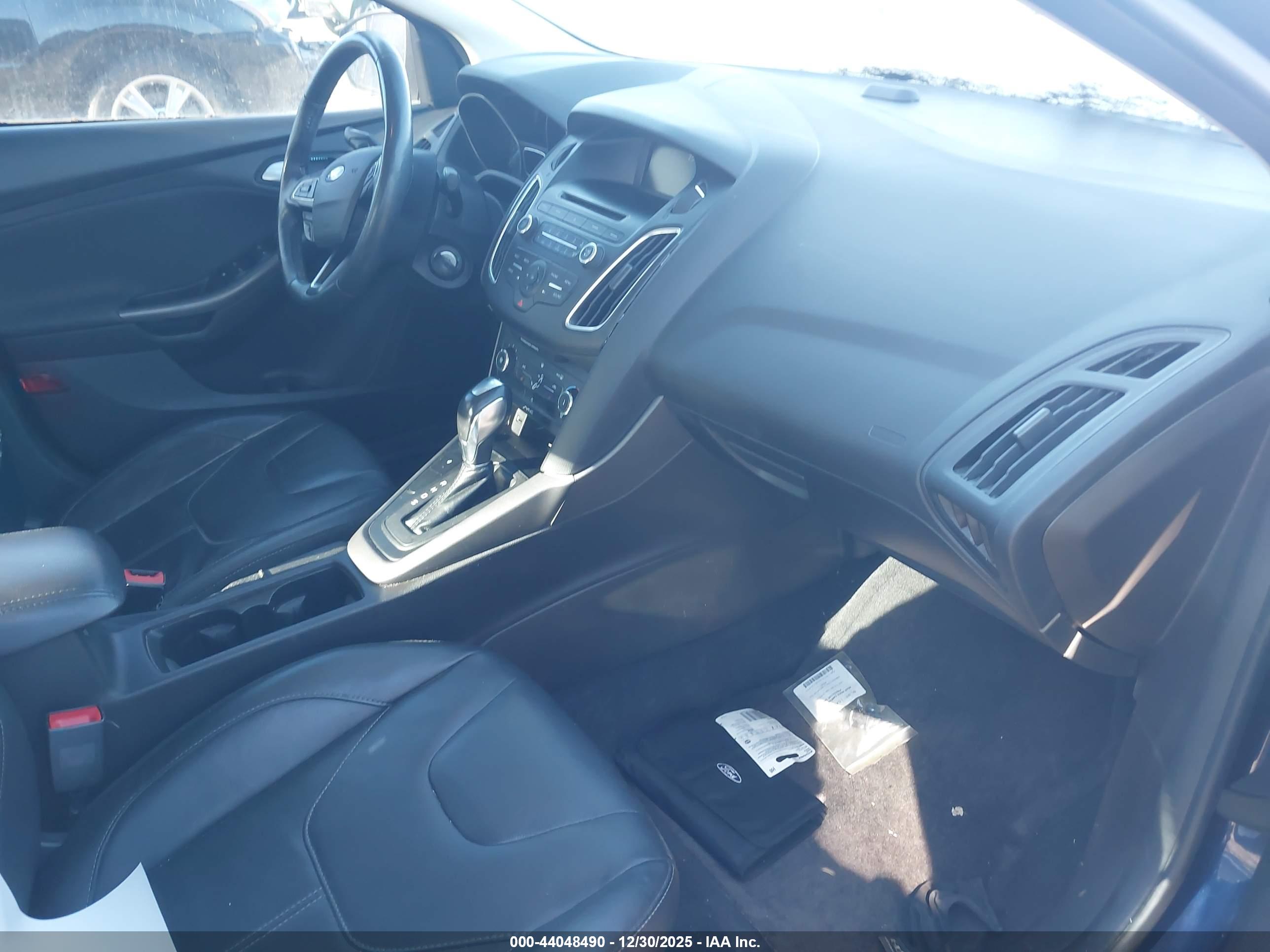 FORD FOCUS image 5