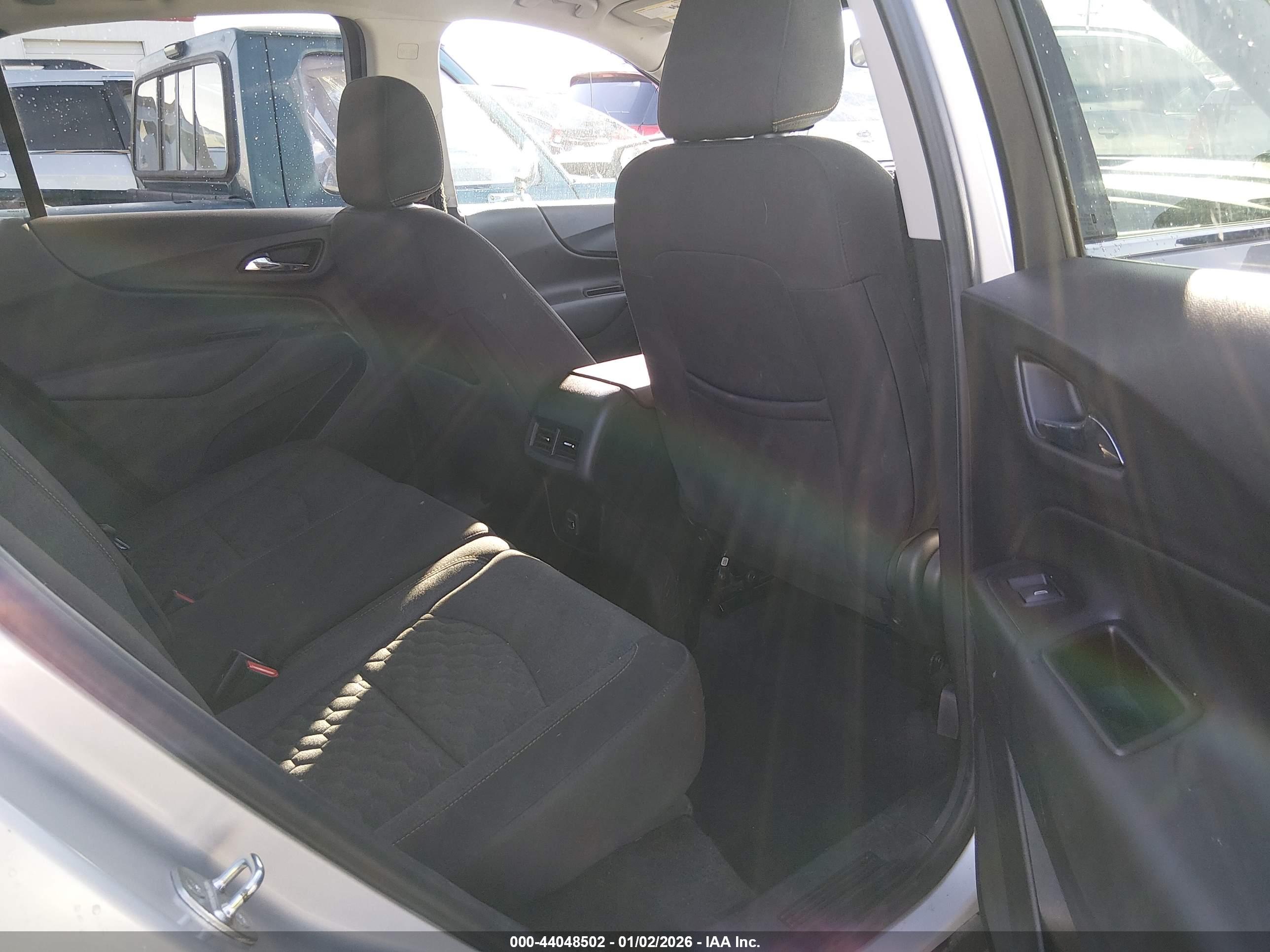 CHEVROLET EQUINOX image 8