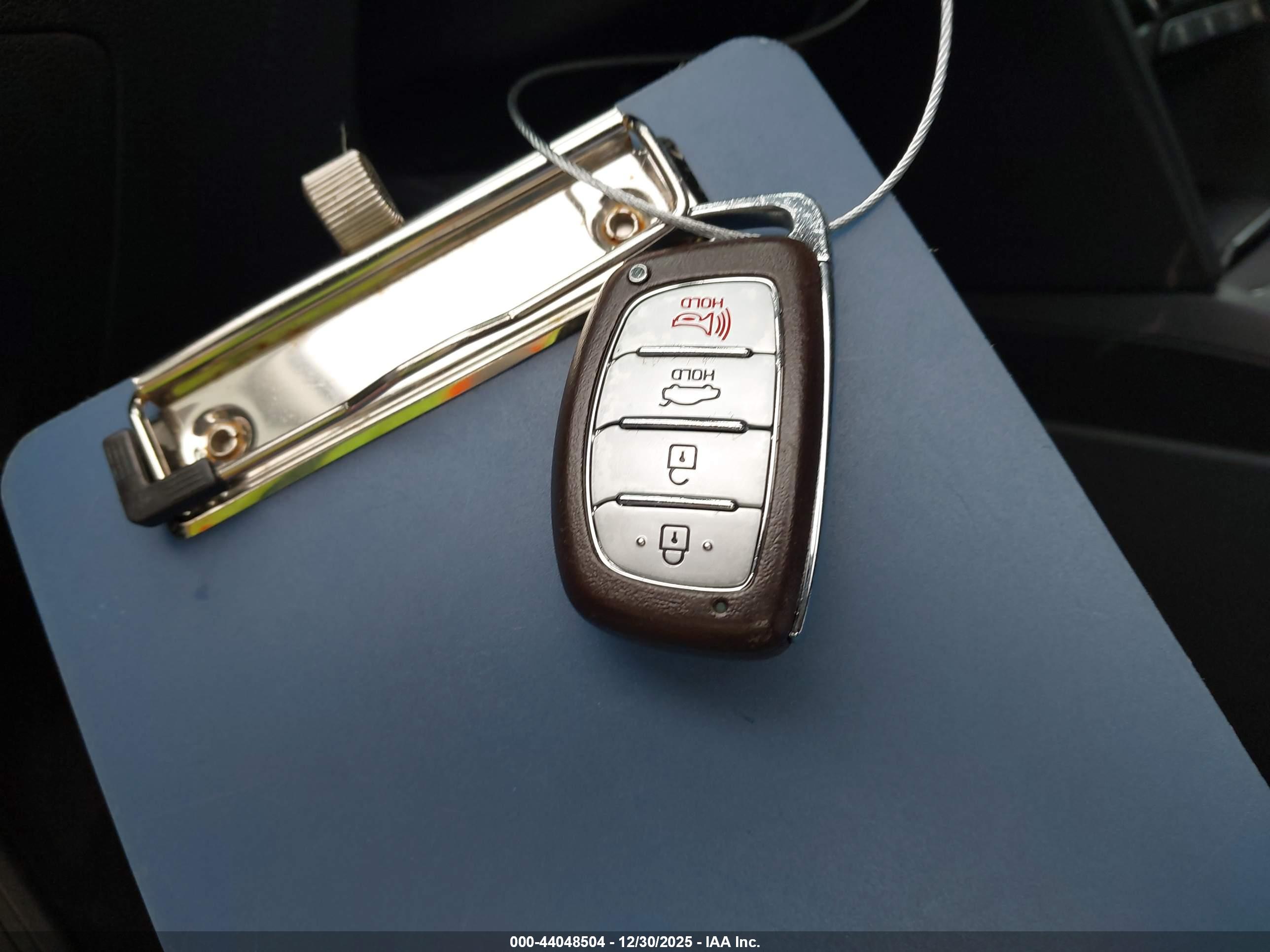 HYUNDAI ELANTRA image 11