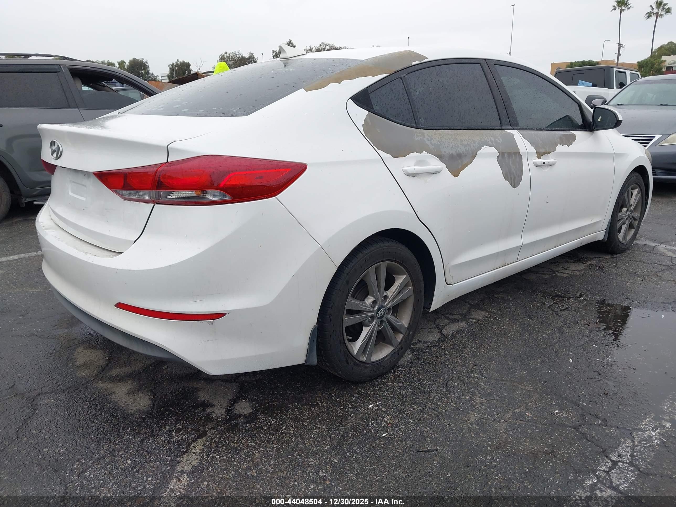 HYUNDAI ELANTRA image 4