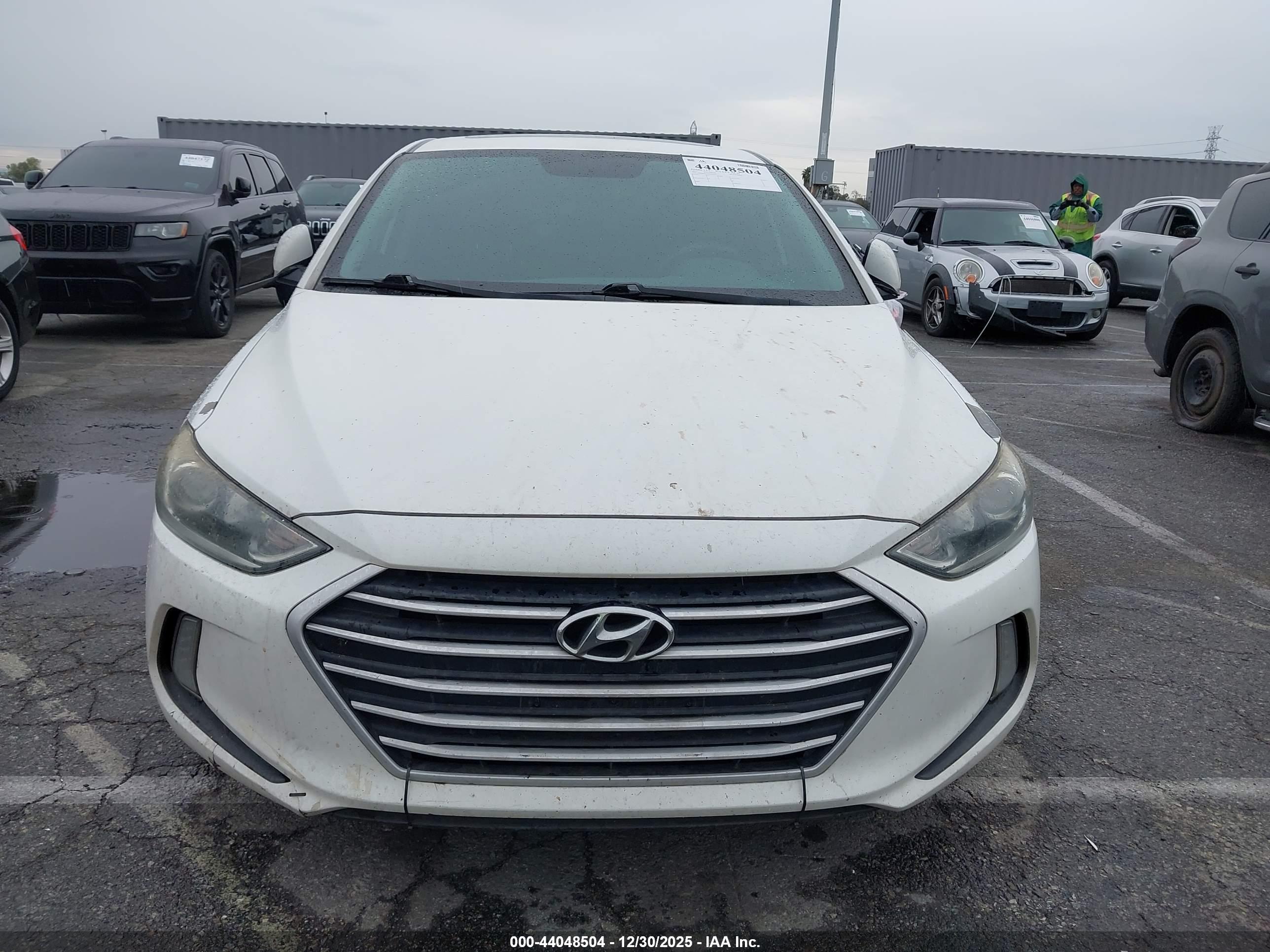 HYUNDAI ELANTRA image 6