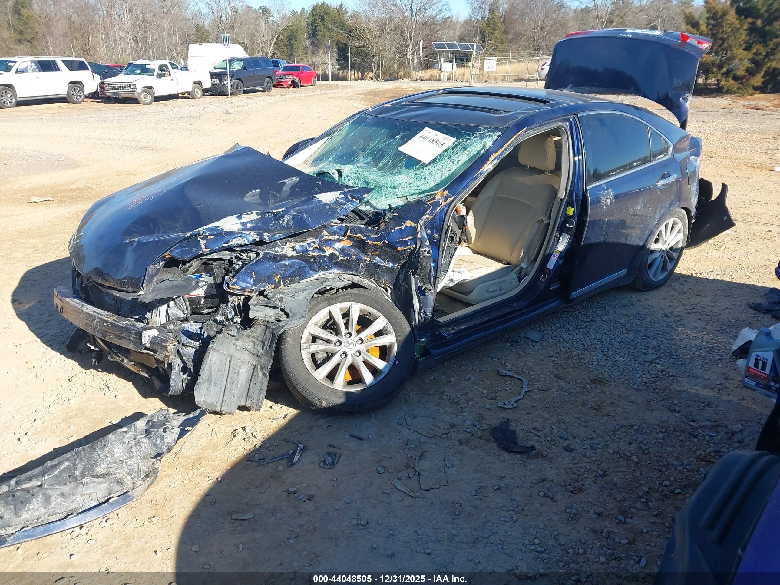 LEXUS ES image 2