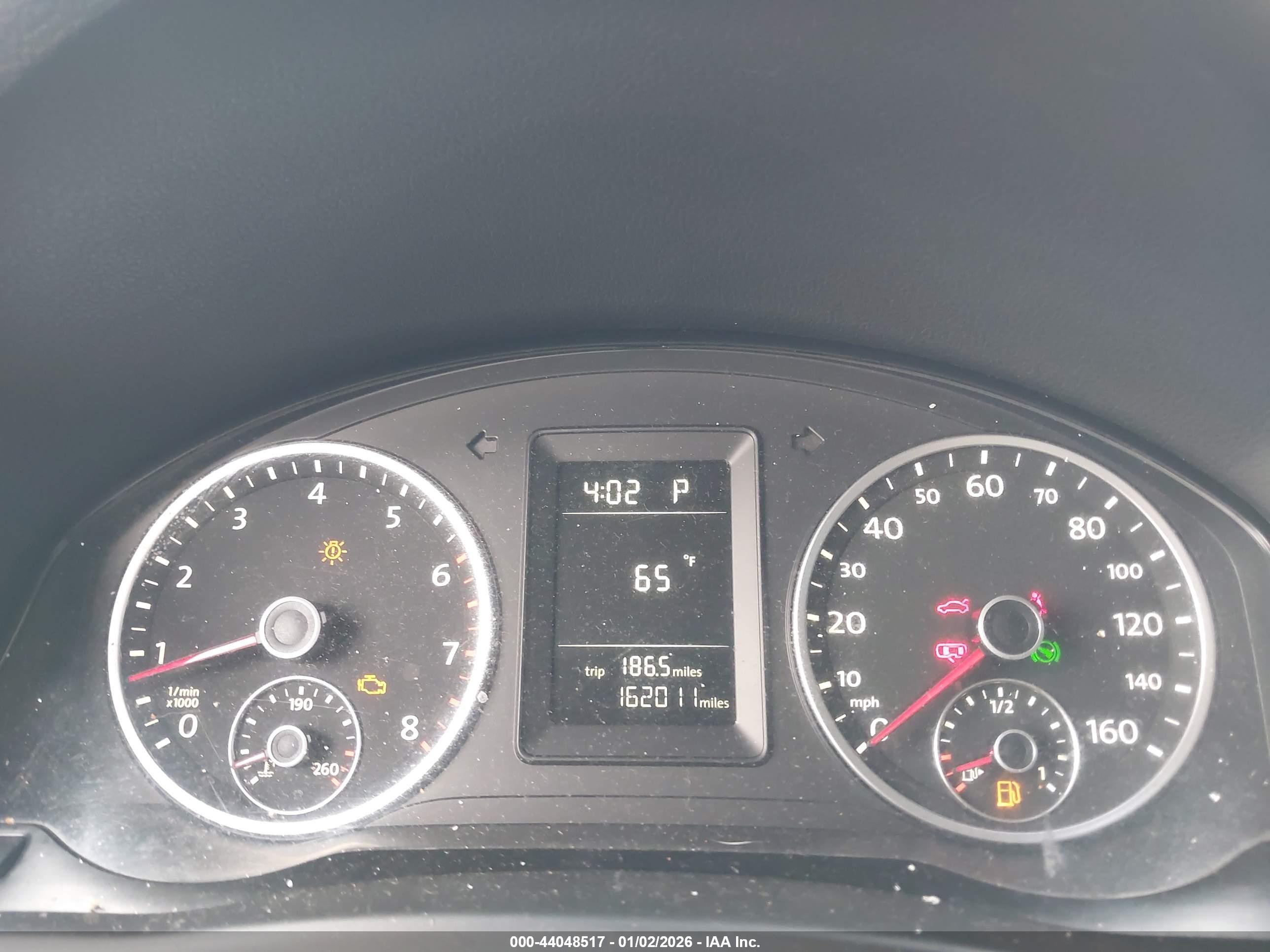 VOLKSWAGEN TIGUAN image 7