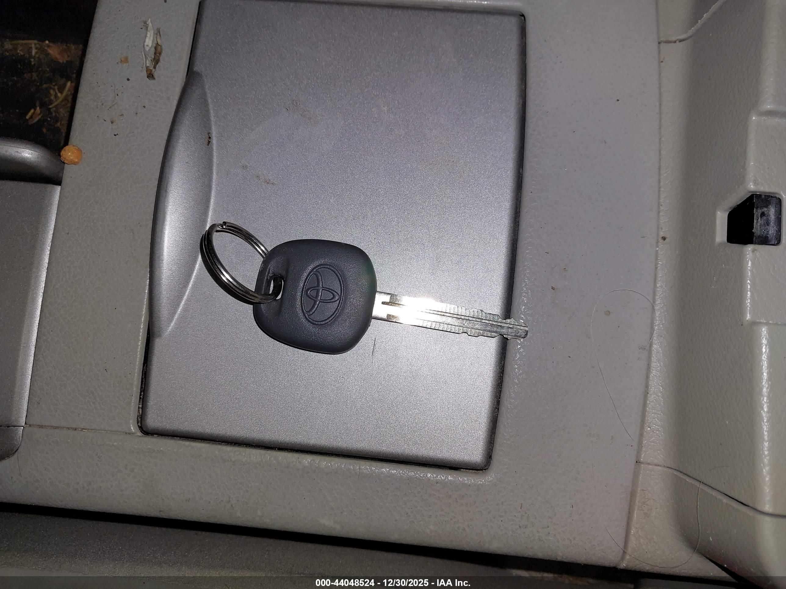 TOYOTA CAMRY image 11